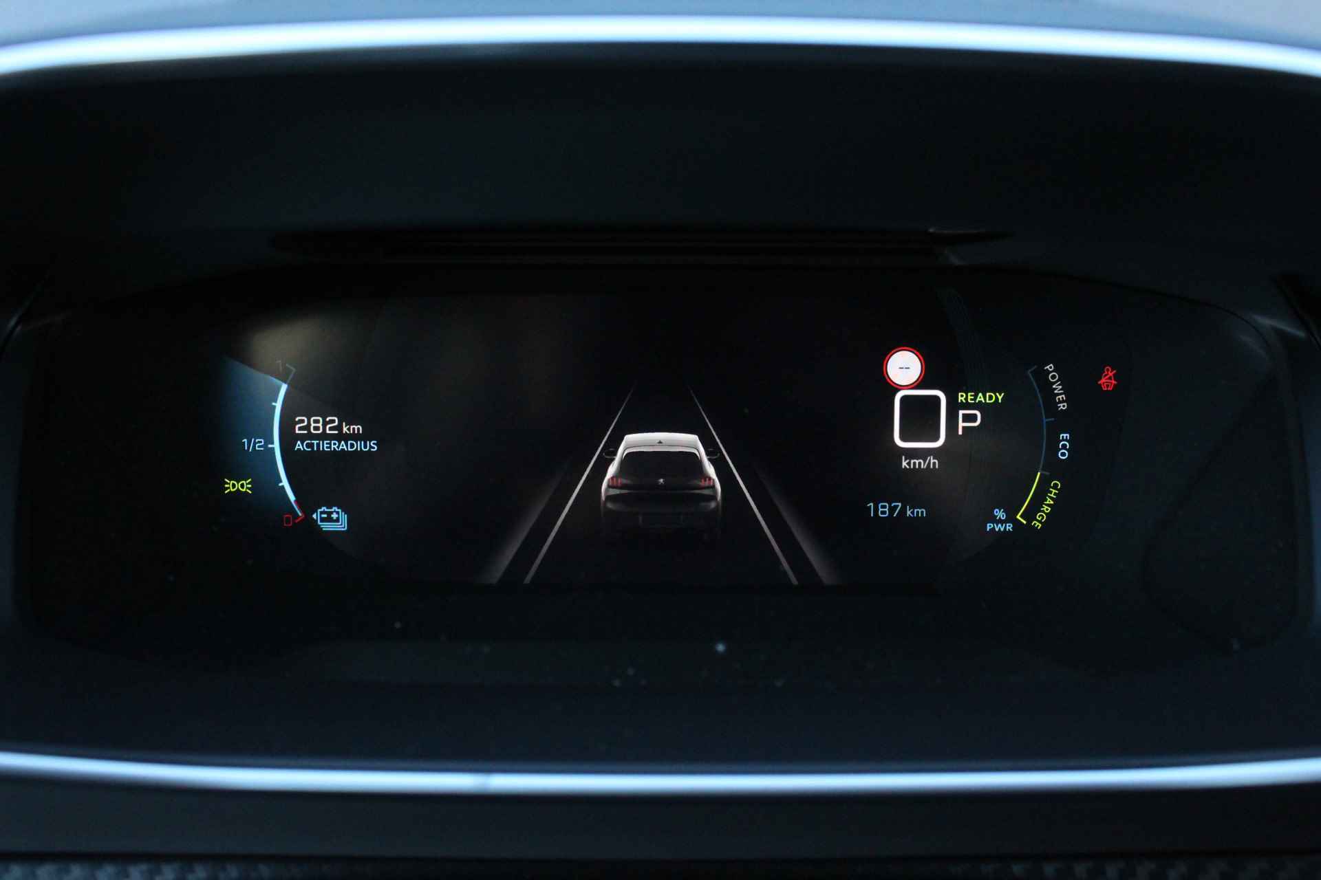 Peugeot e-208 Allure Pack | 3D Nav. + Display | Full LED | Cam | Half leder | LMV 16'' | PDC | Carplay | Climate & - 37/52
