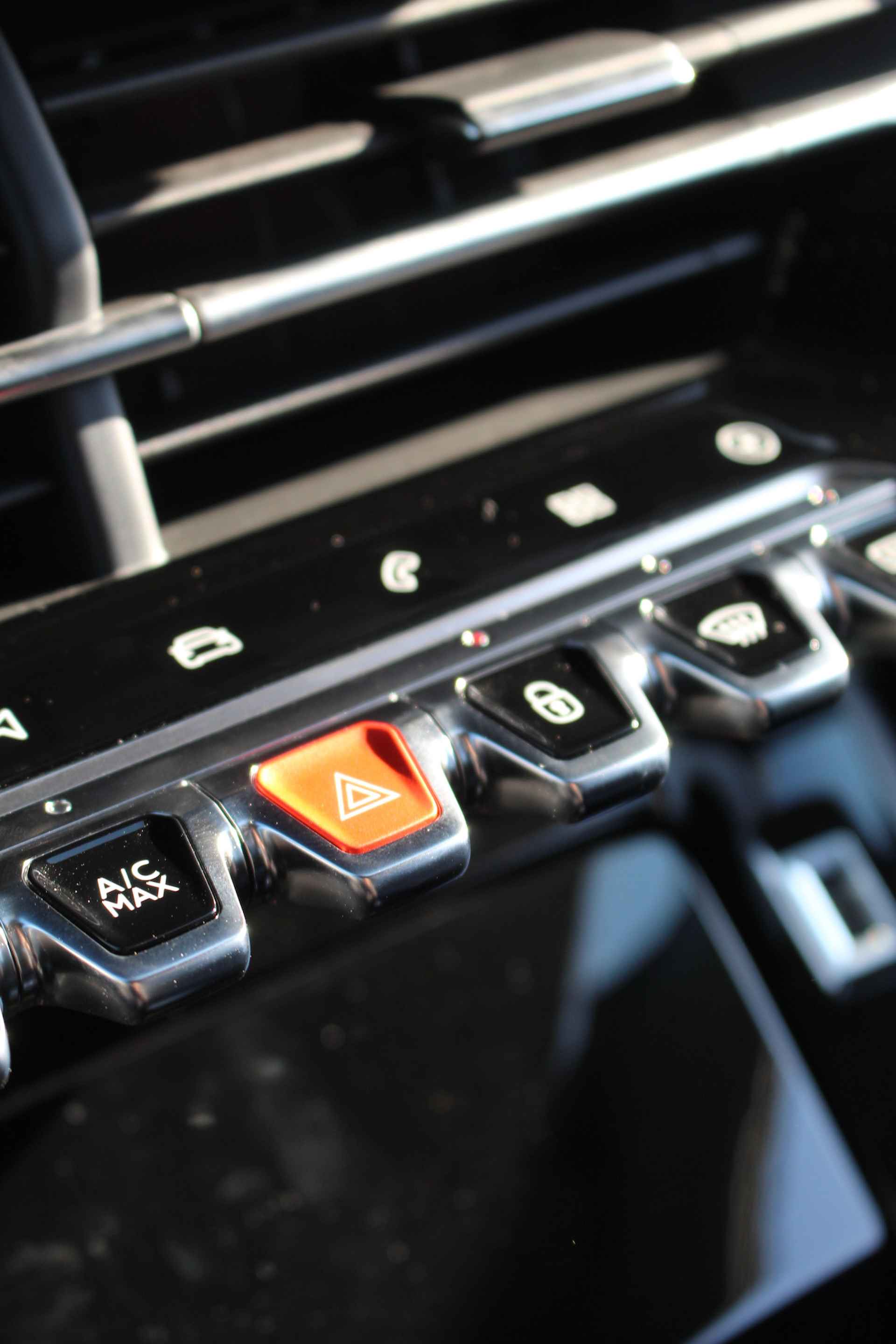 Peugeot e-208 Allure Pack | 3D Nav. + Display | Full LED | Cam | Half leder | LMV 16'' | PDC | Carplay | Climate & - 41/52
