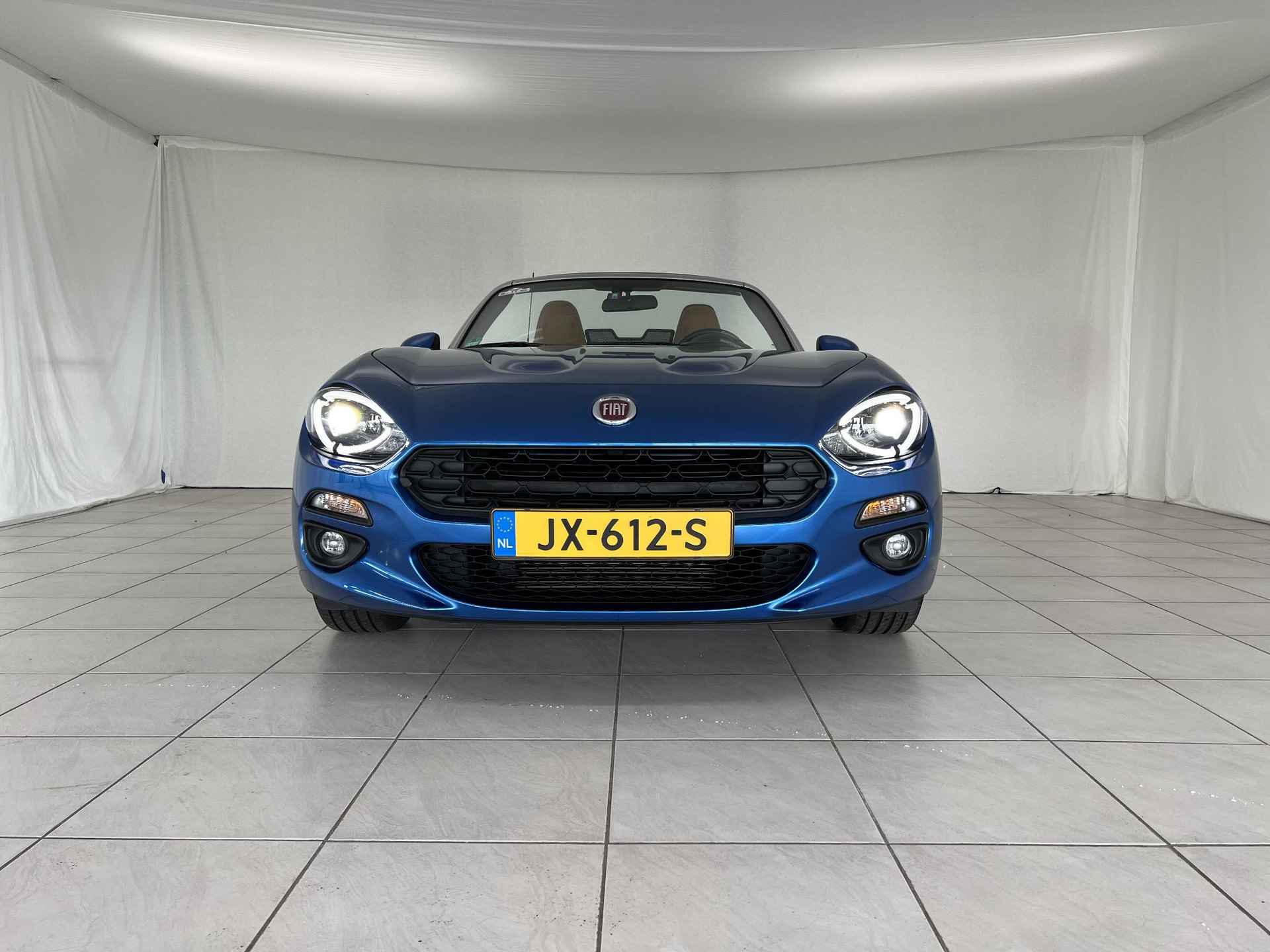 Fiat 124 Spider 1.4 MultiAir Turbo Lusso full option, dealer onderhouden, Bose Audio, Parkeercamera achter - 2/18