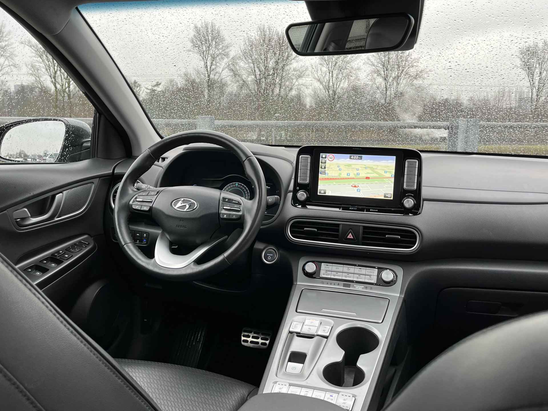 Hyundai KONA EV Premium 64 kWh | Leder | Glazen Dak | Camera - 16/40