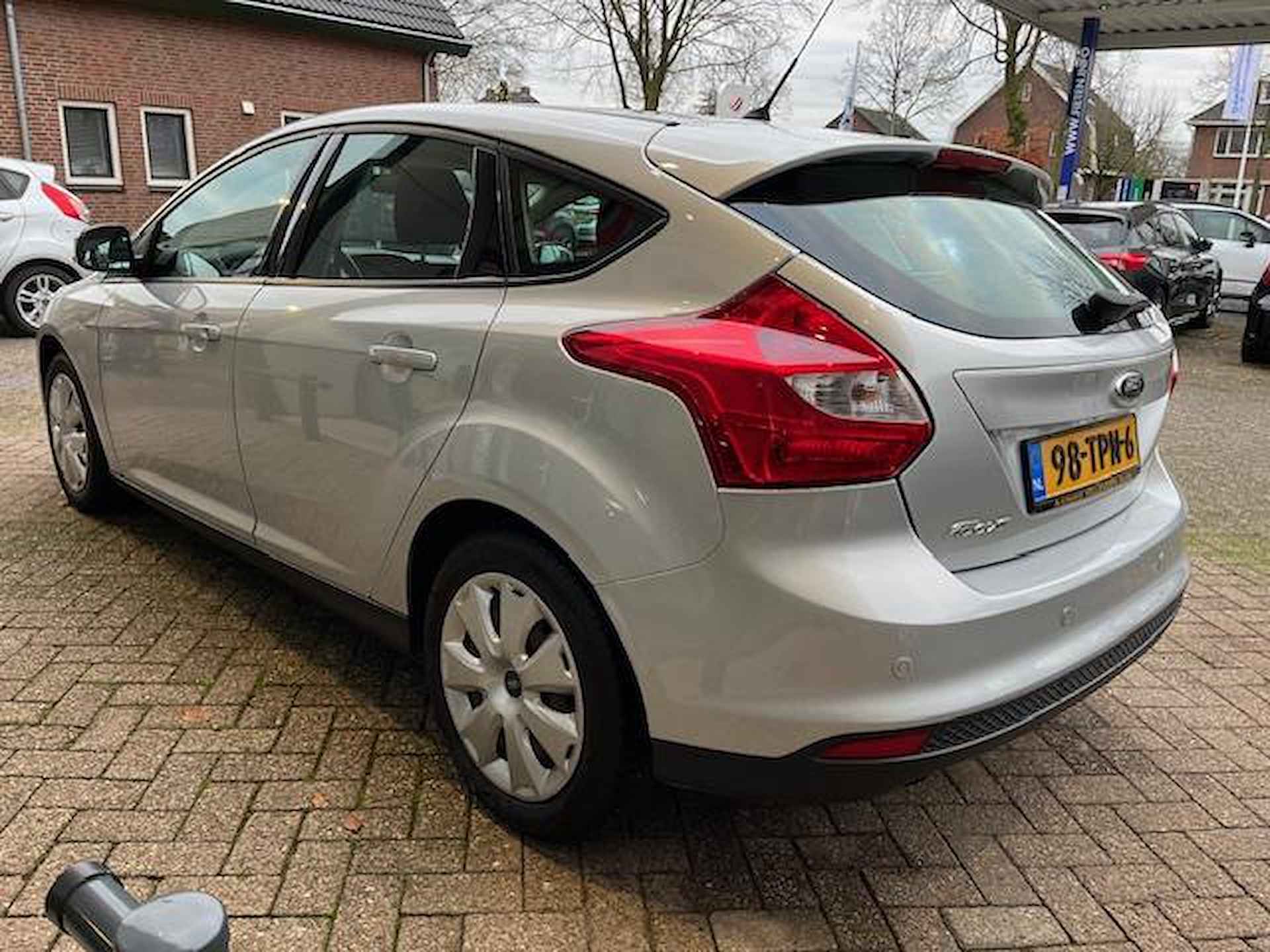 Ford Focus 1.6 TI-VCT Lease Trend - 8/16