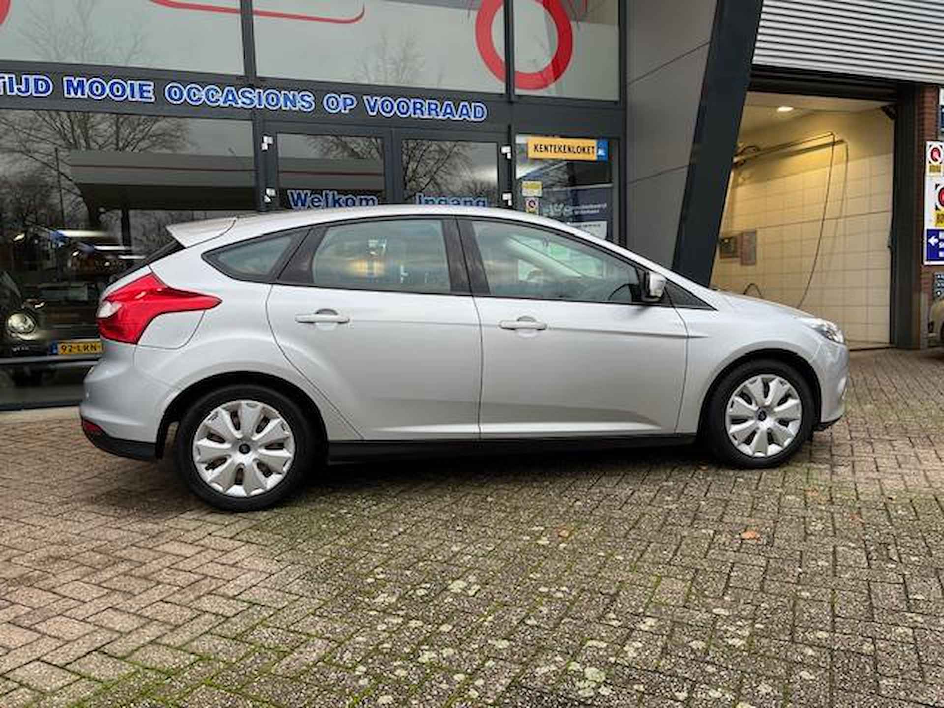 Ford Focus 1.6 TI-VCT Lease Trend - 10/16
