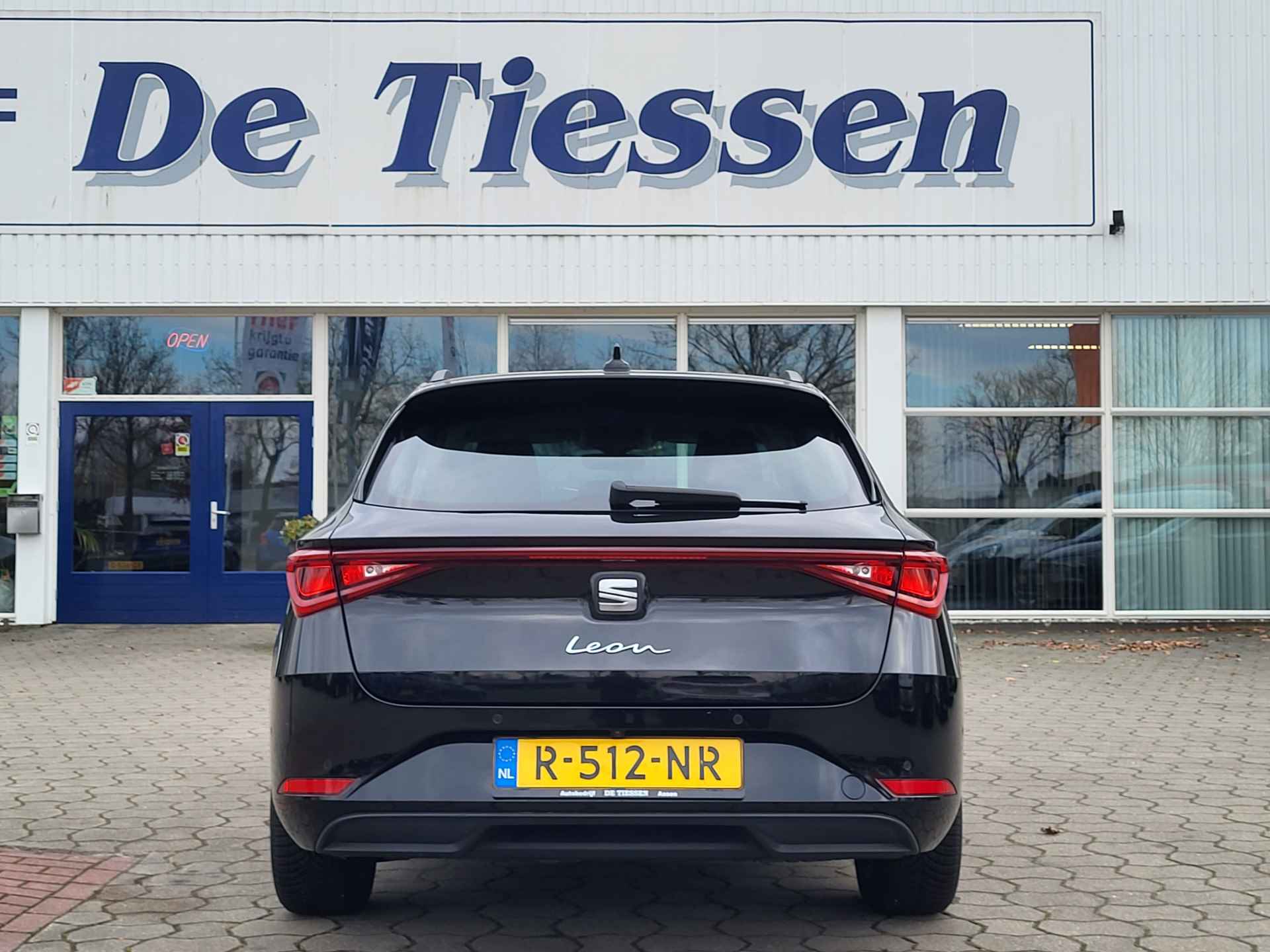 SEAT Leon Sportstourer 1.0 TSI Style Business Intense, Rijklaar met beurt & garantie! - 33/36