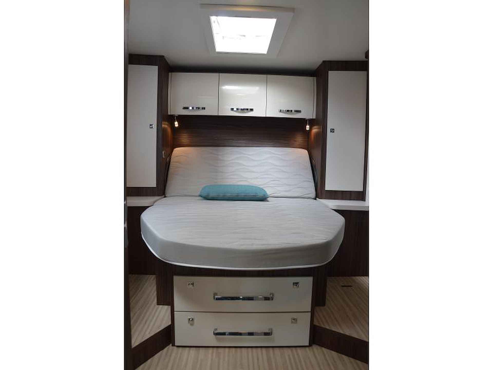 Benimar Tessoro  495 Queensbed - 17/23