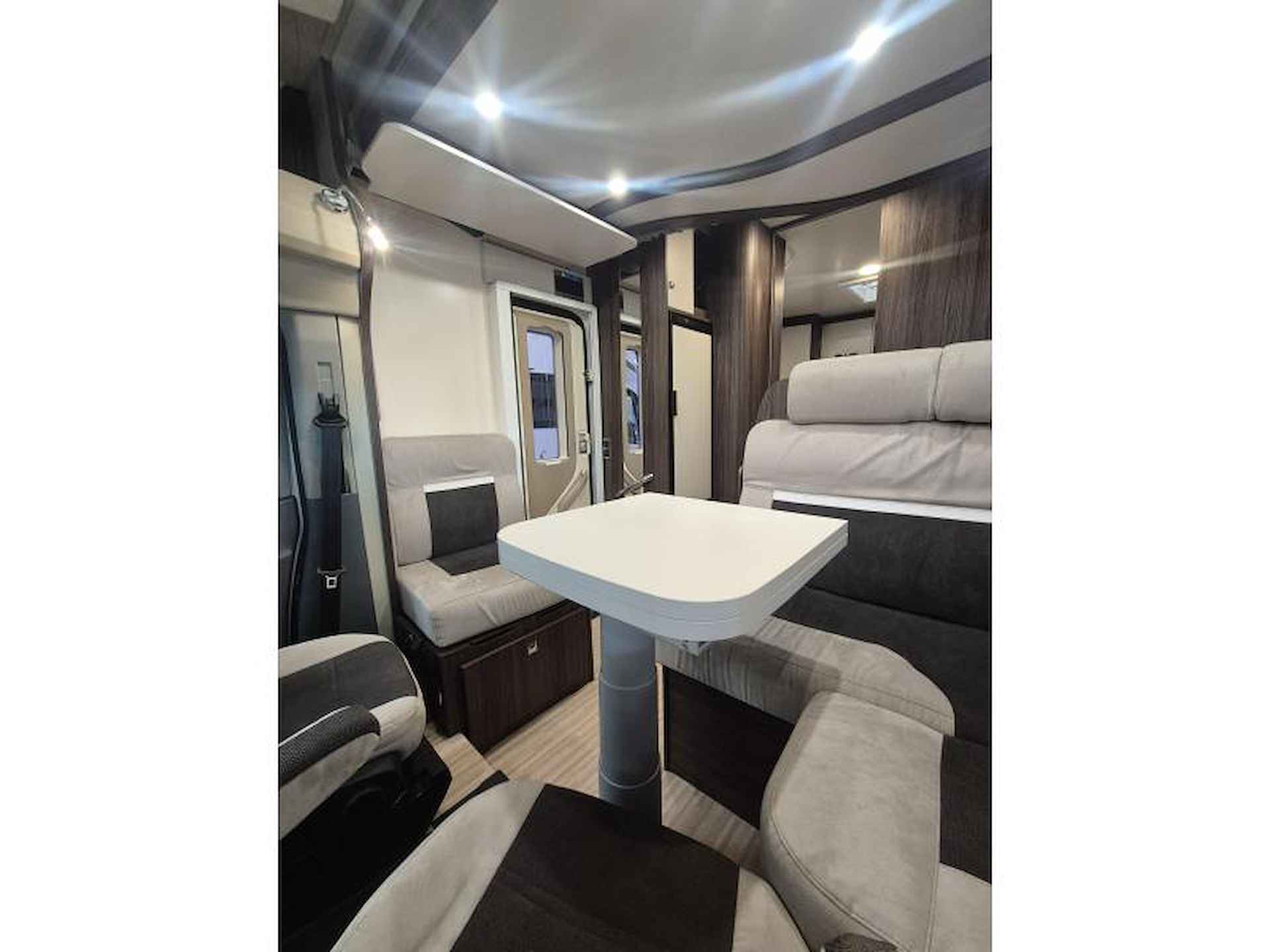 Benimar Tessoro 495 Queensbed - 13/20