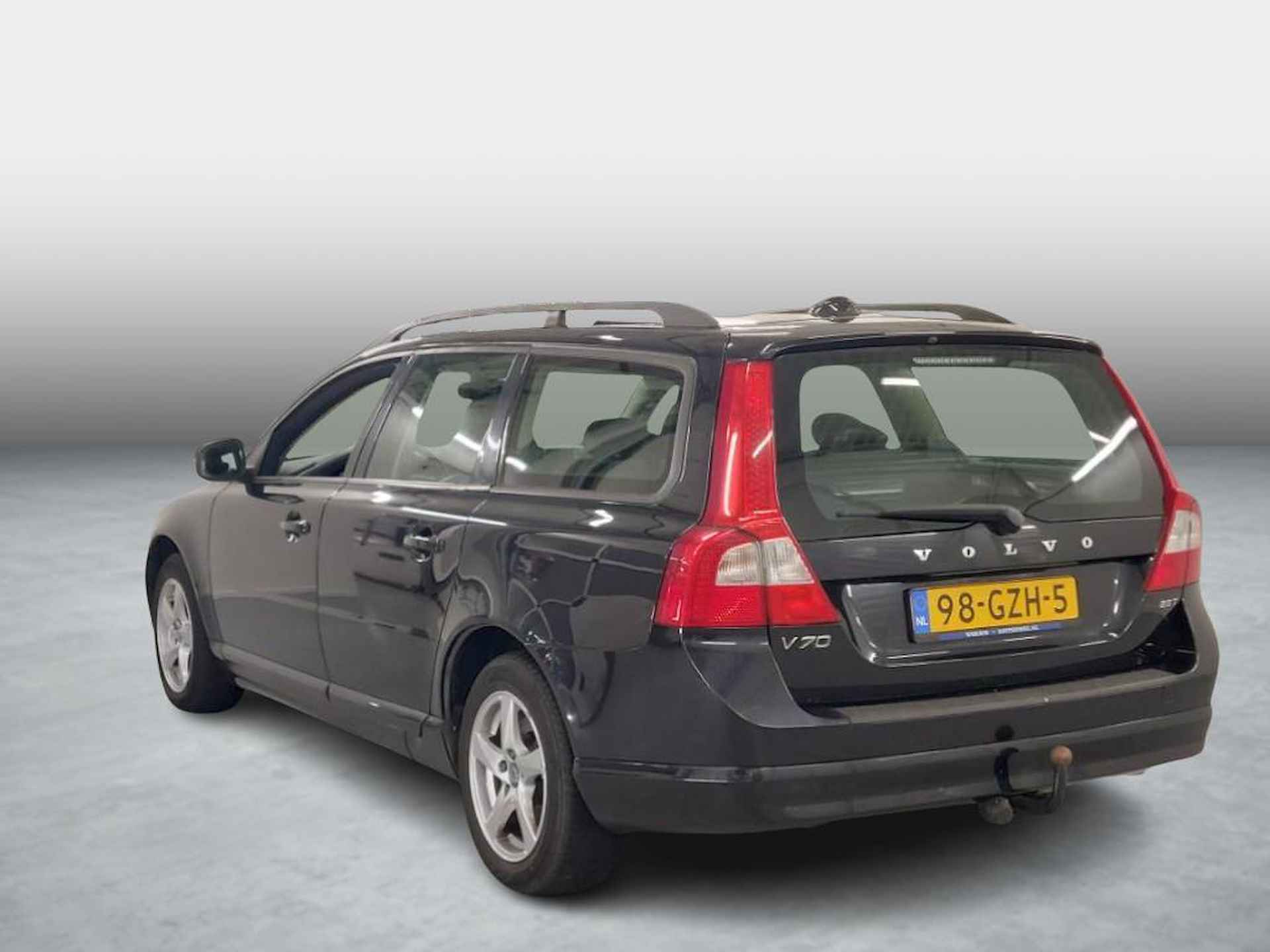 Volvo V70 2.5T Momentum | NL Auto | Youngtimer | 100% Dealer onderhouden | Trekhaak | Leder | Stoelverwarming | PDC | - 15/15