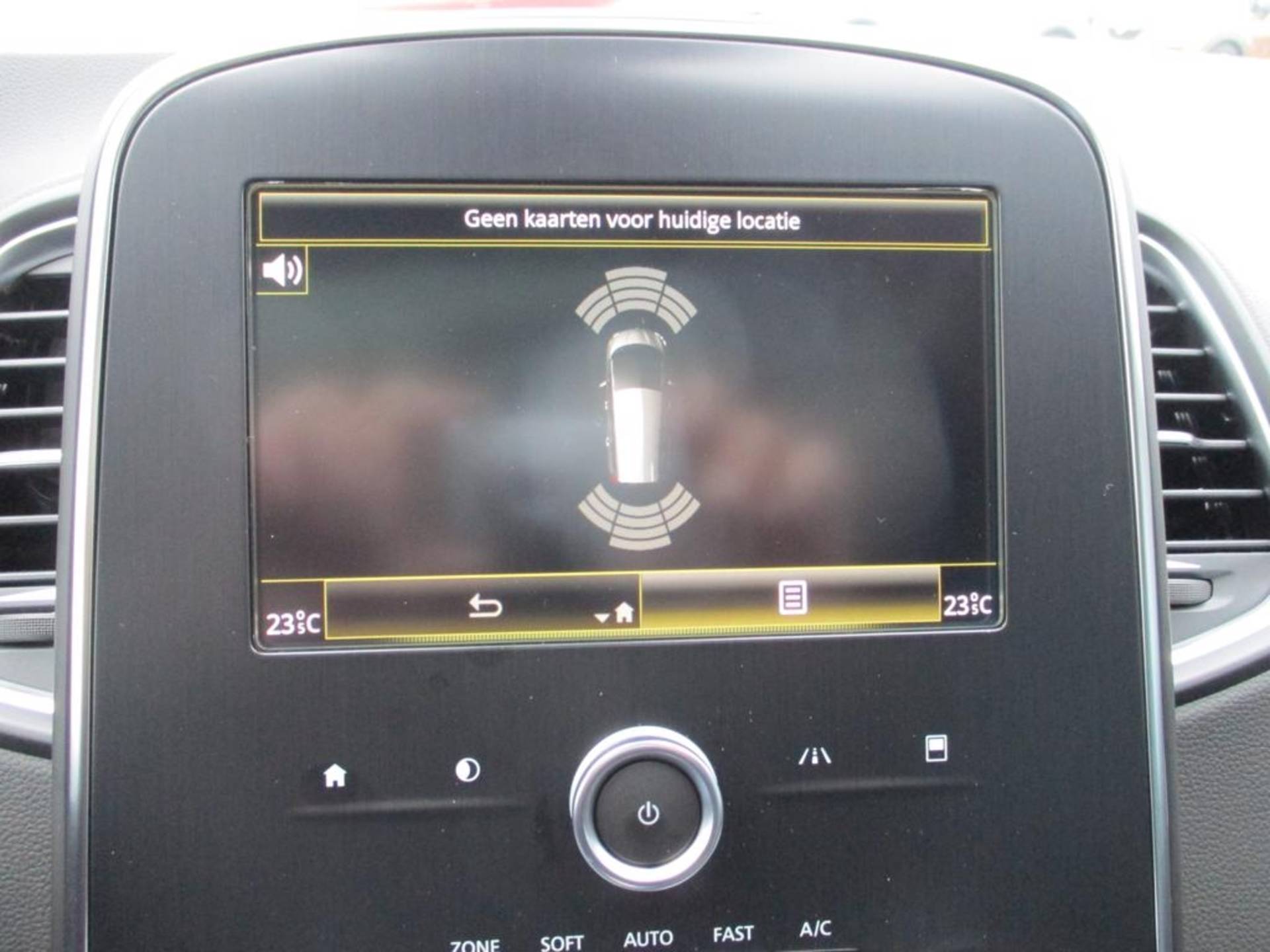Renault Grand Scénic 988 KM!! Dealer demo auto 1.3 TCe Intens Automaat 7pers. Airco(automatisch), Multimedia systeem, Navigatie, Cruise control, Parkeersensoren, Stoelveerwarm , Regensensor, Dimlicht automatisch, Digitaal dashbord, Auto is in Nieuwstaat - 27/31