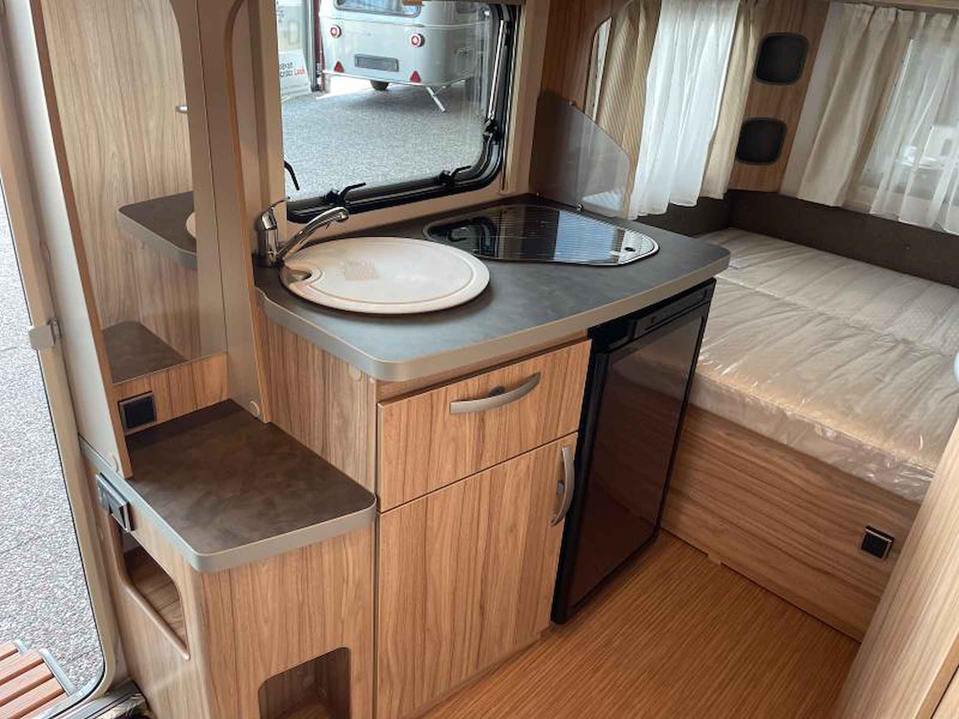 Eriba Nova Light 425 Nieuw € 2.500 voordeel - 5/9