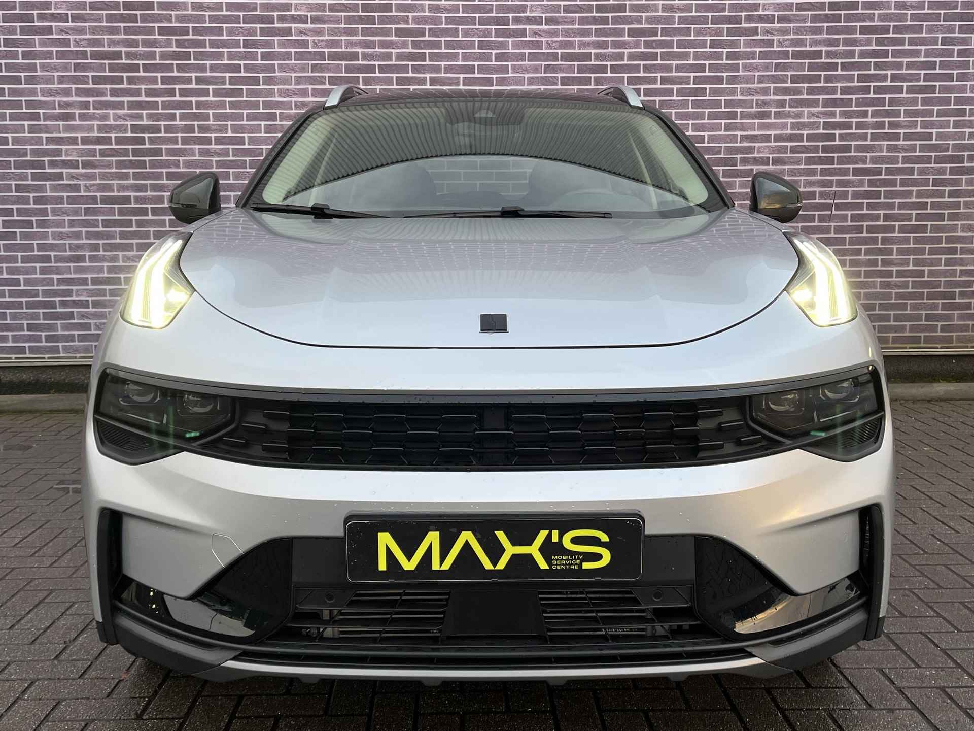 Lynk&Co 01 1.5 | Panoramadak | Adaptive cruise control | LED koplampen | Camera | 20" velgen | Elektrisch bedienbare bestuurderstoel | Stoelverwarming - 10/29