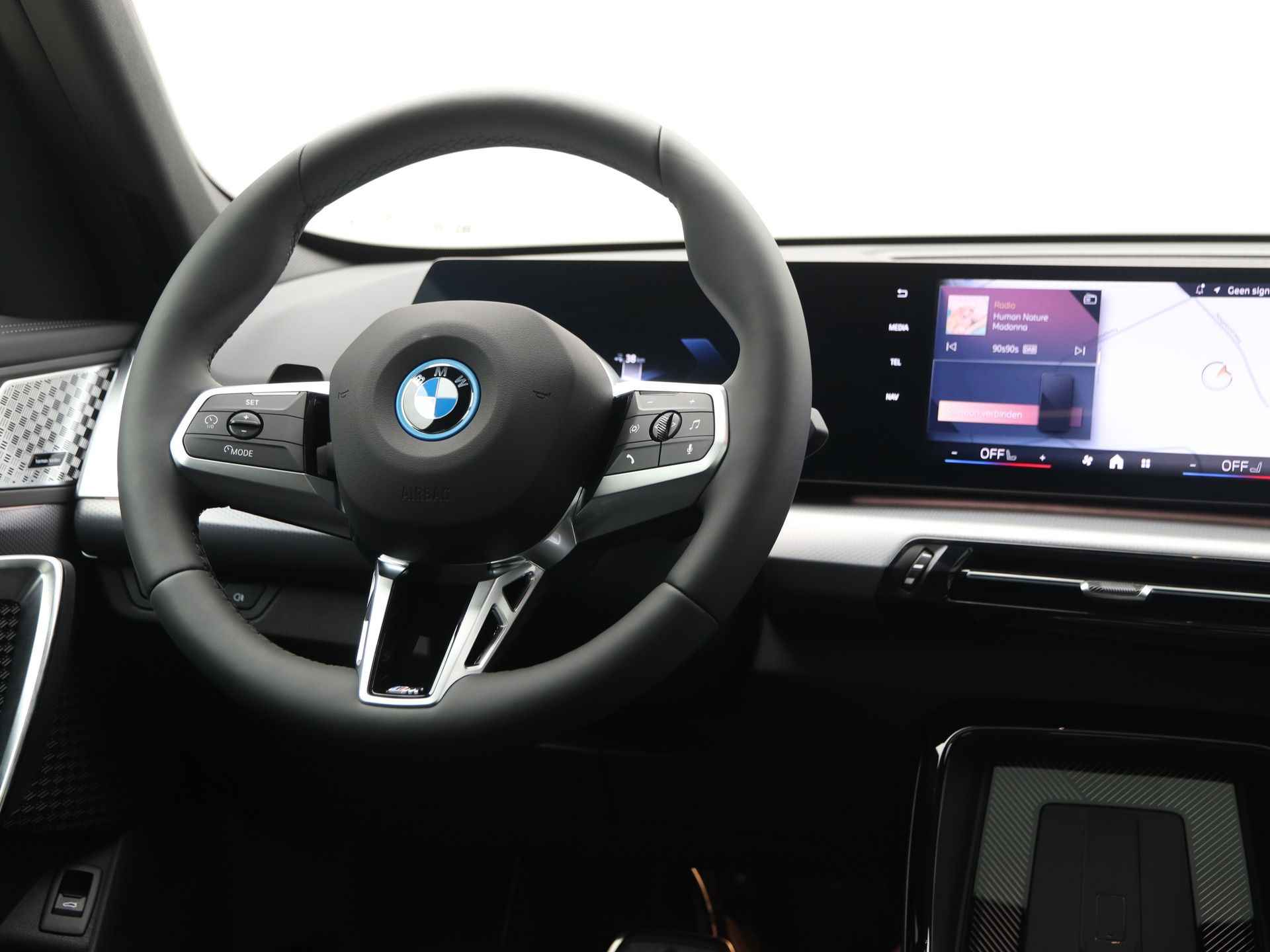 BMW iX1 eDrive20 67 kWh - 3/27