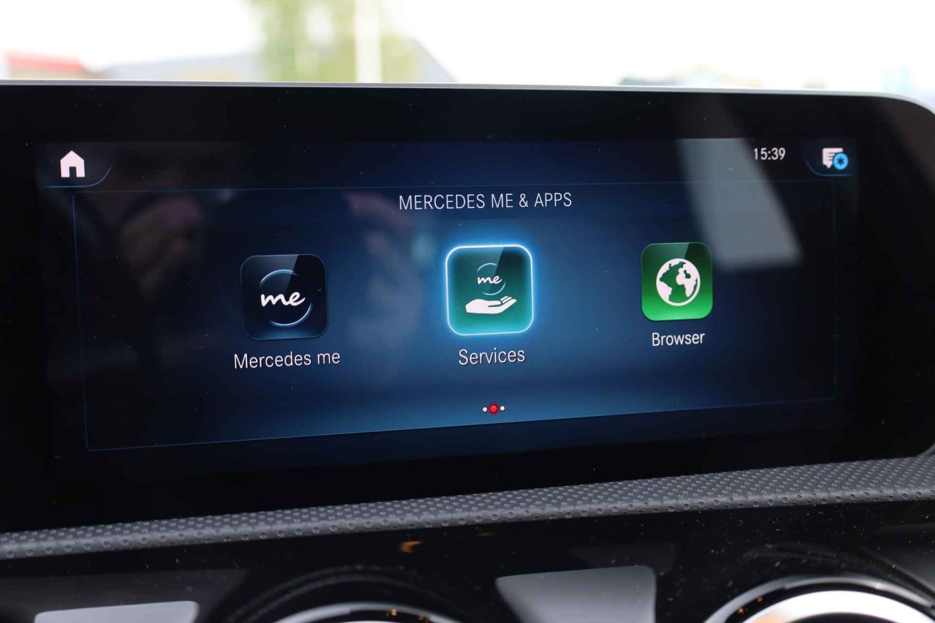Mercedes-Benz A-klasse 200 Business Solution AMG 120KW/163PK automaat, Leder / alcantara, winterset LMV digitaal dashboard, navigatie, LED verlichting voor en achter, 18" LMV, stoelverwarming, parkeersensoren voor en achter, AMG bumpers - 26/44