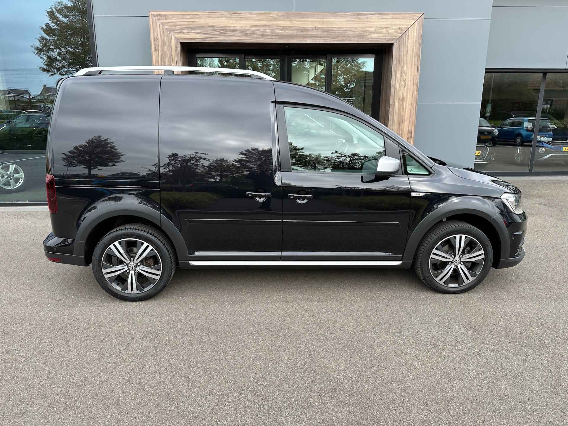 Volkswagen Caddy 1.4 TSI 125pk DSG Alltrack | Geen bpm/btw | Led | Dubbele schuifdeur | Navi - 2/25