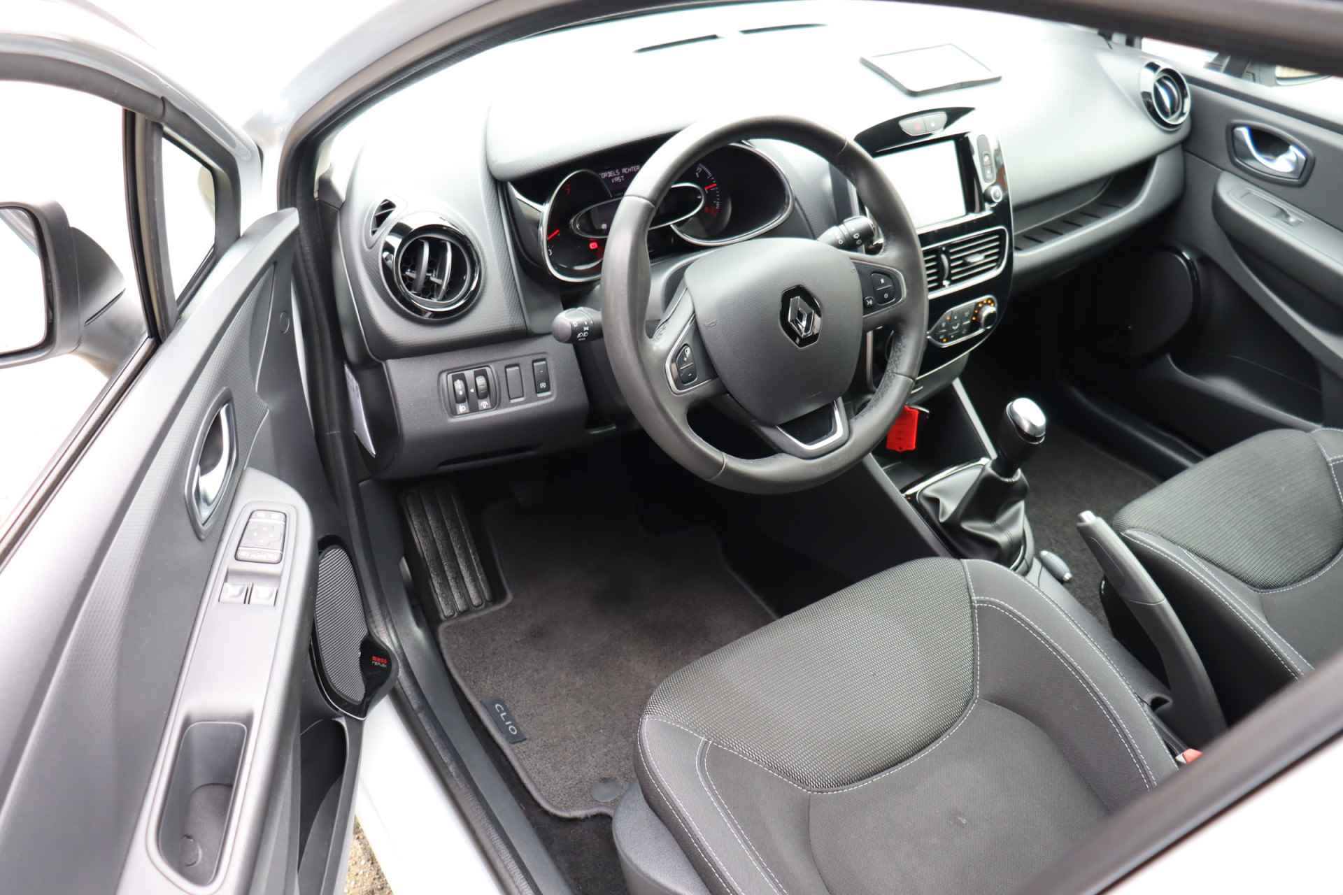 Renault Clio Estate TCe 90pk Zen - 8/19