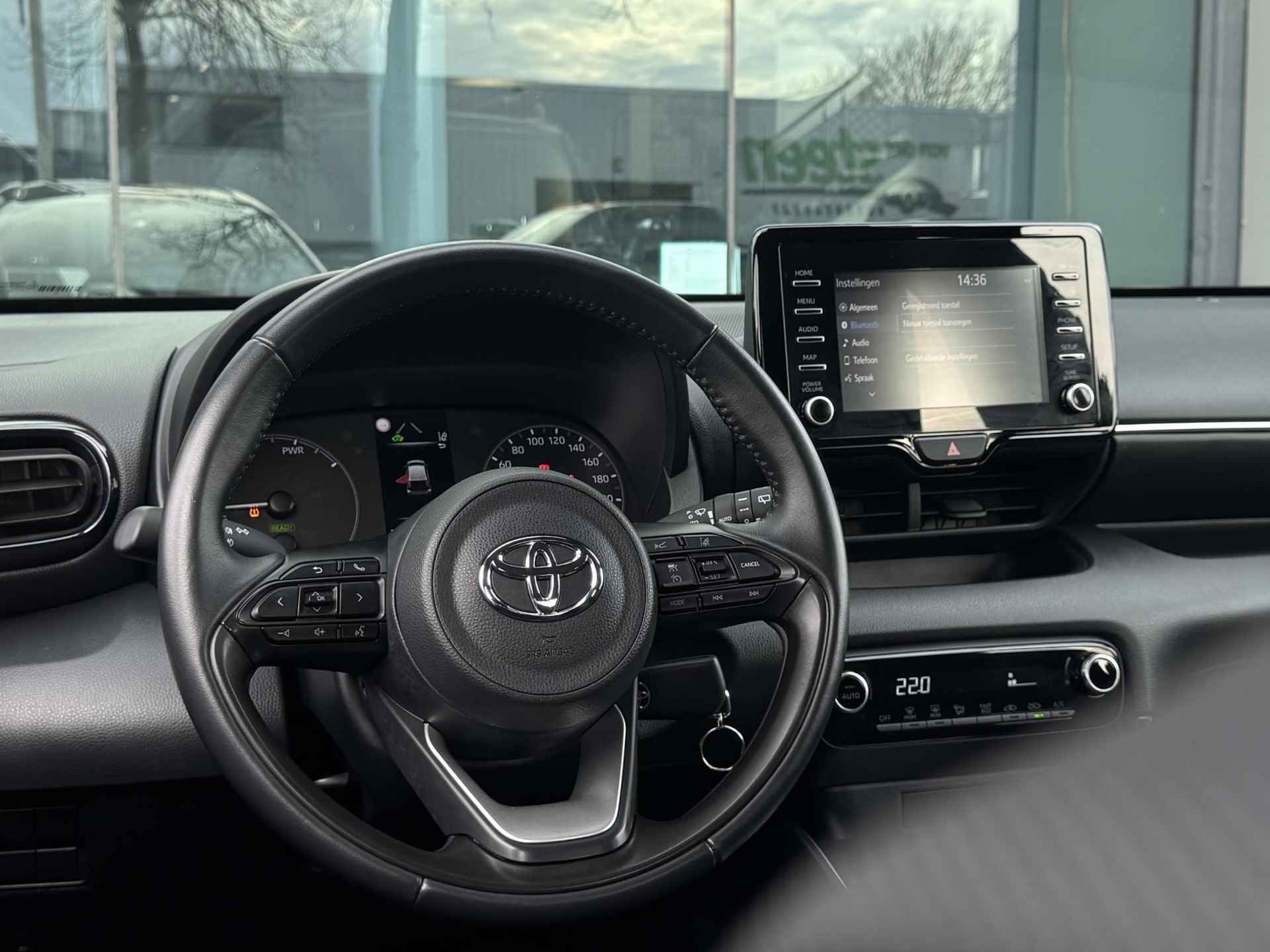 Toyota Yaris 1.5 Hybrid 115 Active Fabrieksgarantie t/m 2034 | Apple Carplay - 17/19