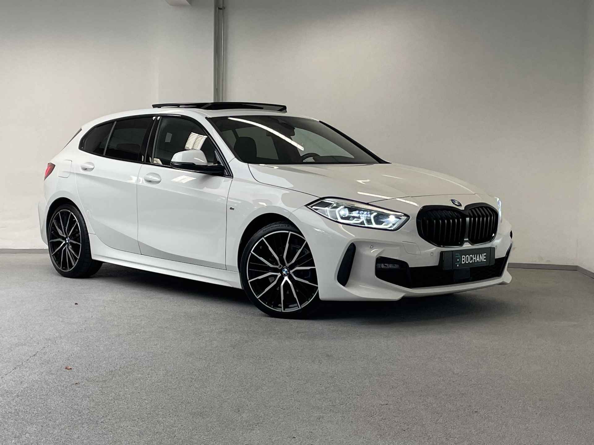 BMW 1-serie 116i M-Sport Plus Pack | PANO | HEAD-UP | TREKHAAK | CARPLAY | 19" LMV | - 5/36