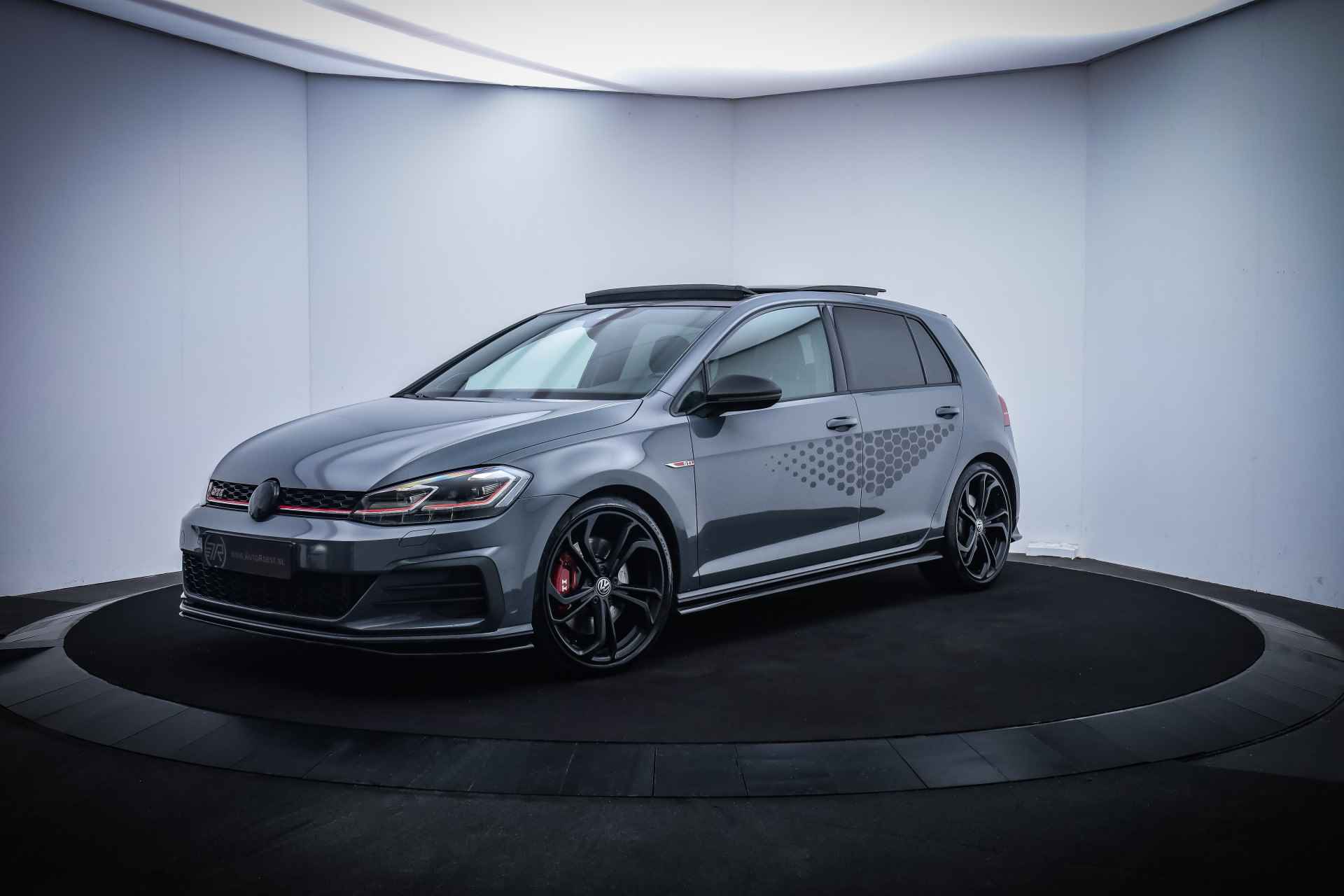 Volkswagen Golf 2.0GTI TCR Dsg PANO/DYNAUDIO/DIGIDASH/FULL LED/CAMERA/STOELVERW./KEYLESS/LMV