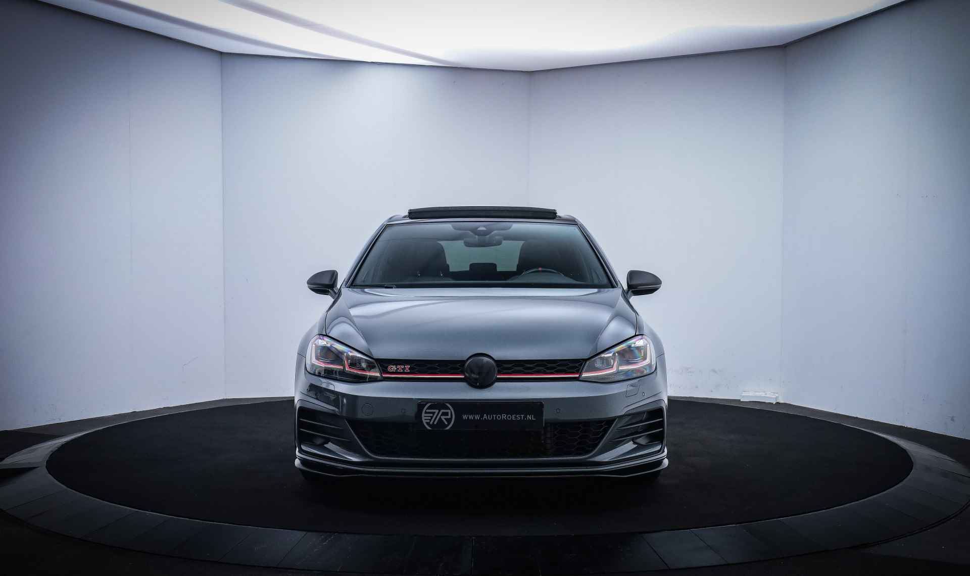 Volkswagen Golf 2.0GTI TCR Dsg PANO/DYNAUDIO/DIGIDASH/FULL LED/CAMERA/STOELVERW./KEYLESS/LMV - 2/36