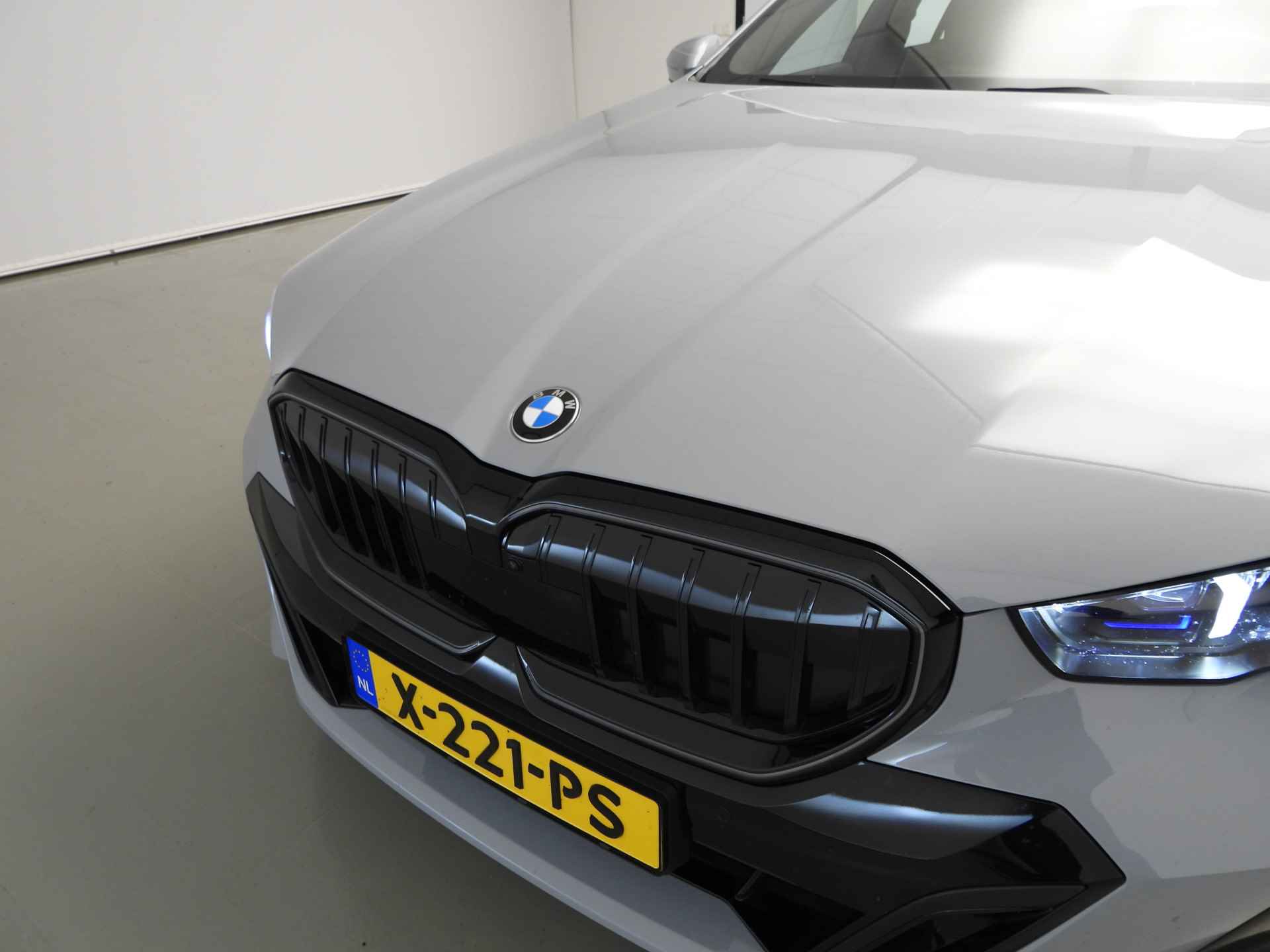 BMW 5 Serie Sedan 520d M-Sportpakket / LED / Leder / HUD / Trekhaak / Keyles go / Standkachel / DAB / Harman-kardon sound / Alu 21 inch - 39/40
