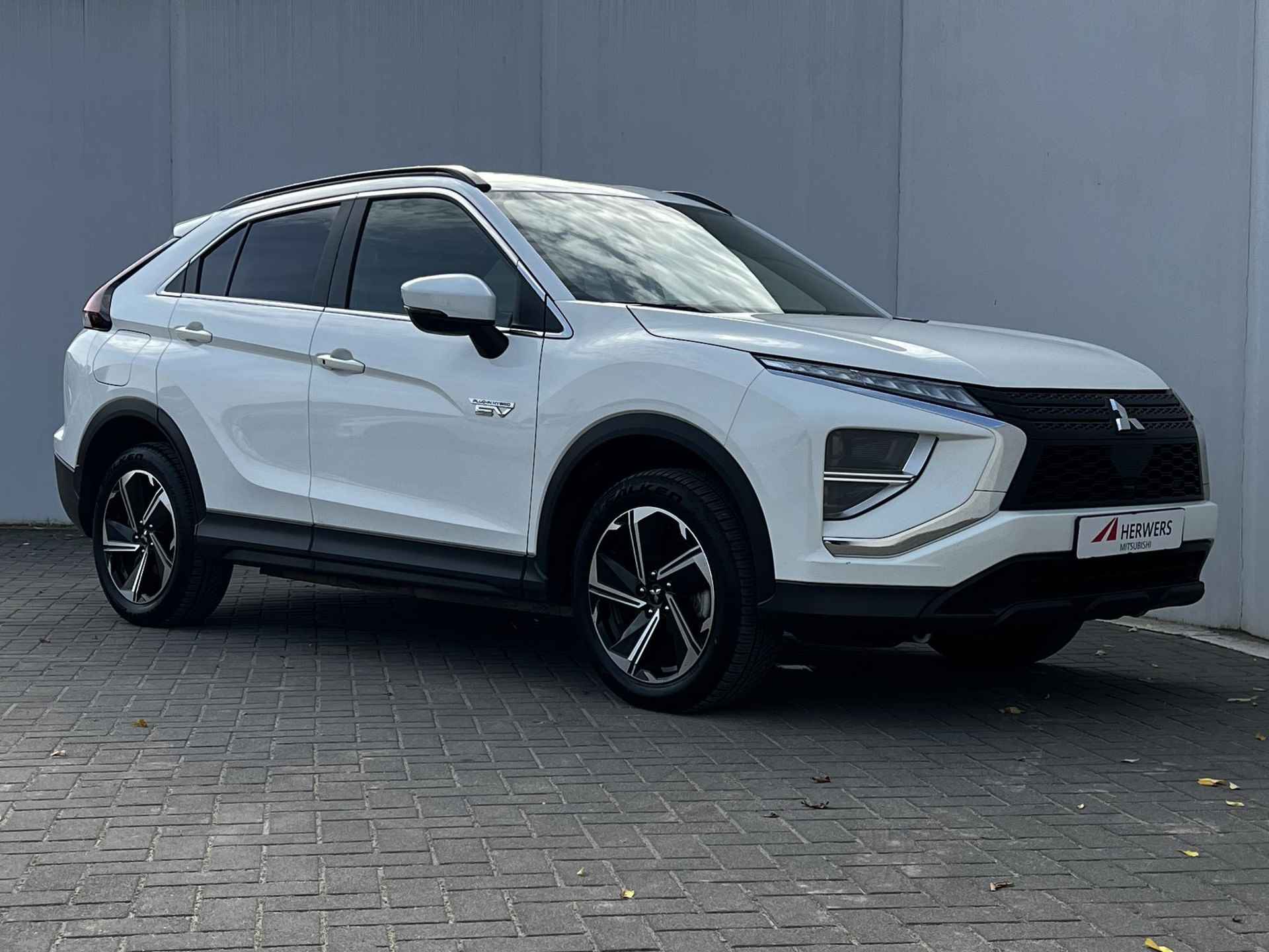 Mitsubishi Eclipse Cross 2.4 PHEV Intense S-AWC 4WD Automaat / 1.500 kg trekgewicht / Navigatie via Apple Carplay of Android Auto / Achteruitrijcamera / - 42/51