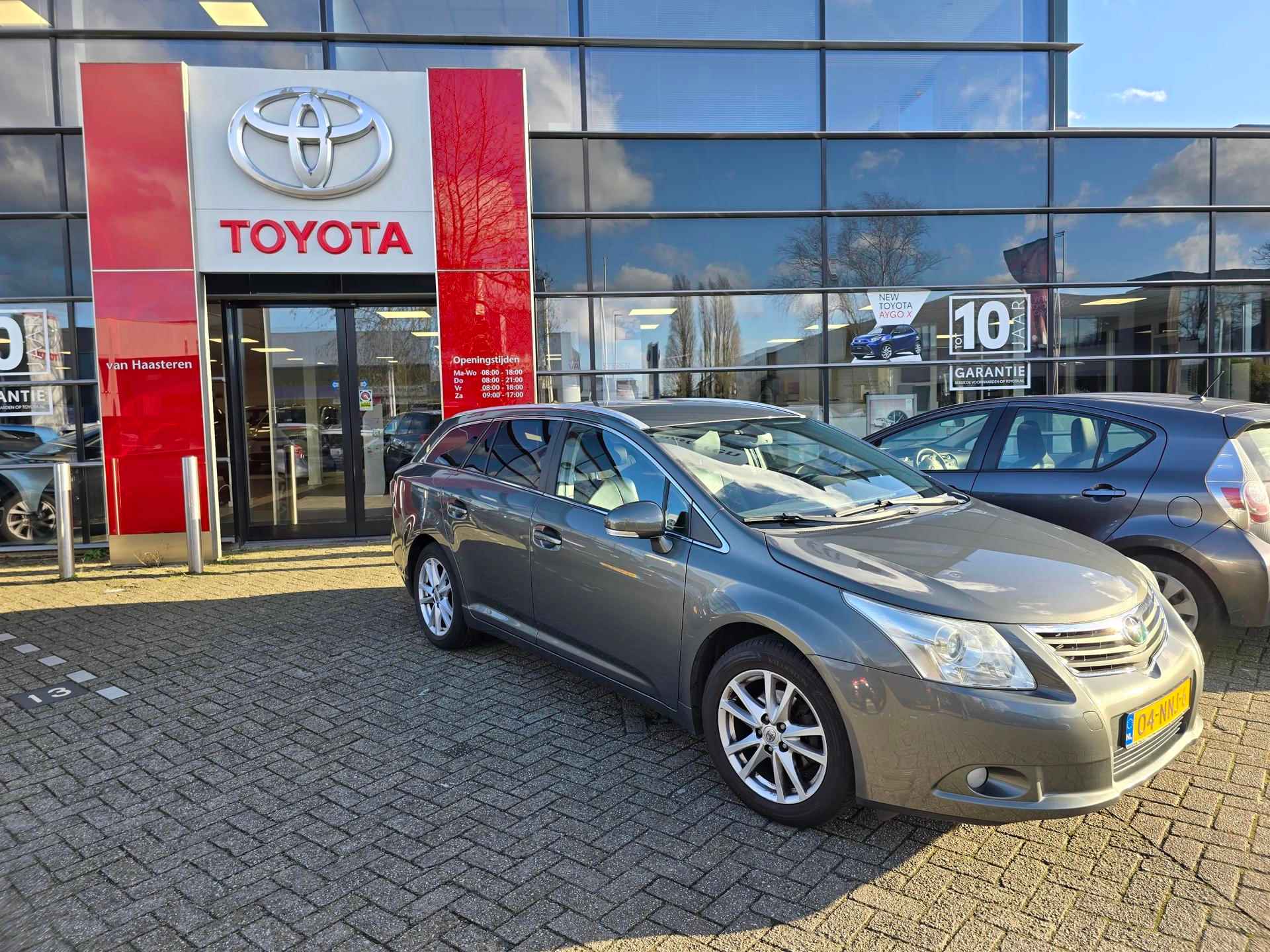 TOYOTA Avensis 2.0 VVT-i 152pk Aut - 2/15