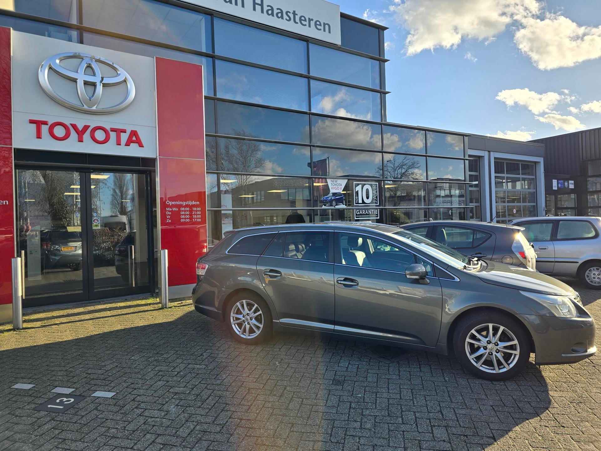 TOYOTA Avensis 2.0 VVT-i 152pk Aut - 3/15