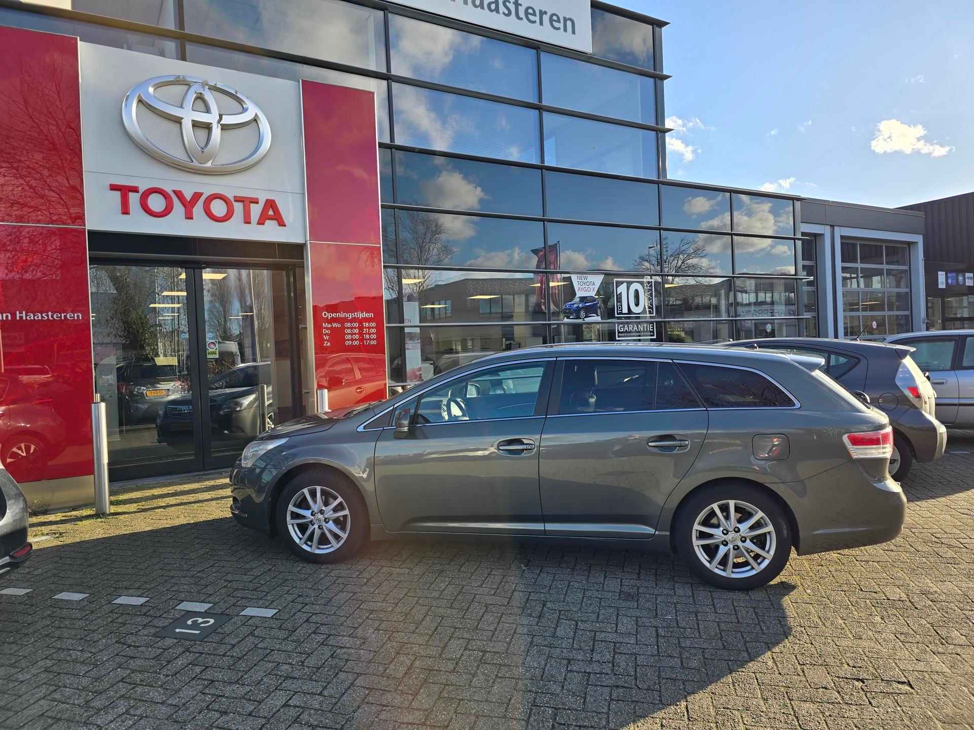 TOYOTA Avensis 2.0 VVT-i 152pk Aut - 4/15