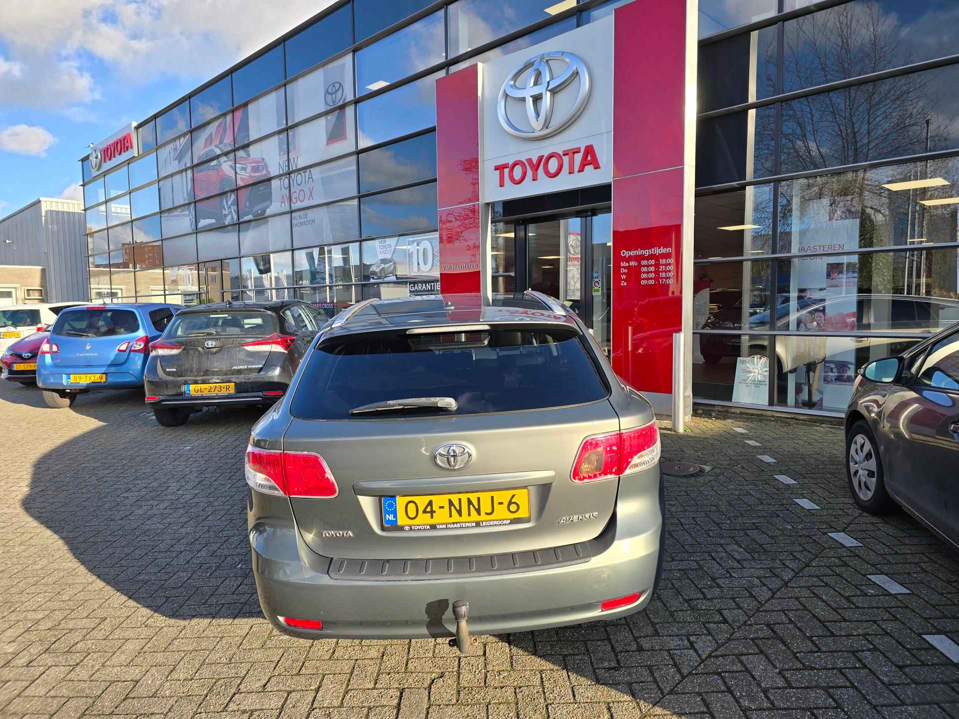 TOYOTA Avensis 2.0 VVT-i 152pk Aut - 6/15