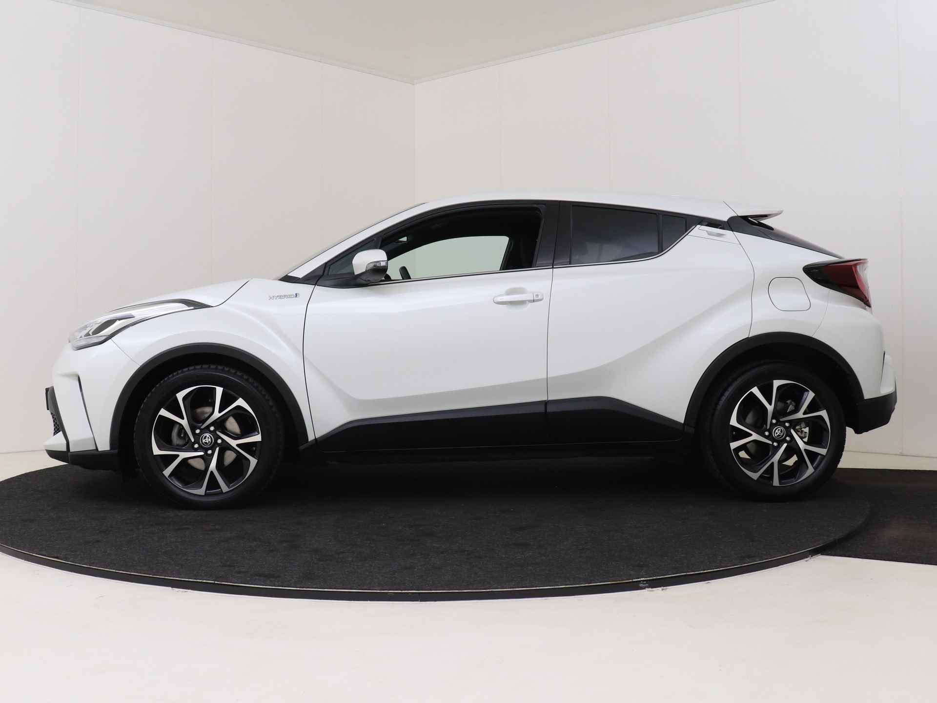 Toyota C-HR 1.8 Hybrid Dynamic Limited I Climate Control I Cruise Control I Camera I LED | USB I Dealer onderhouden I - 4/45