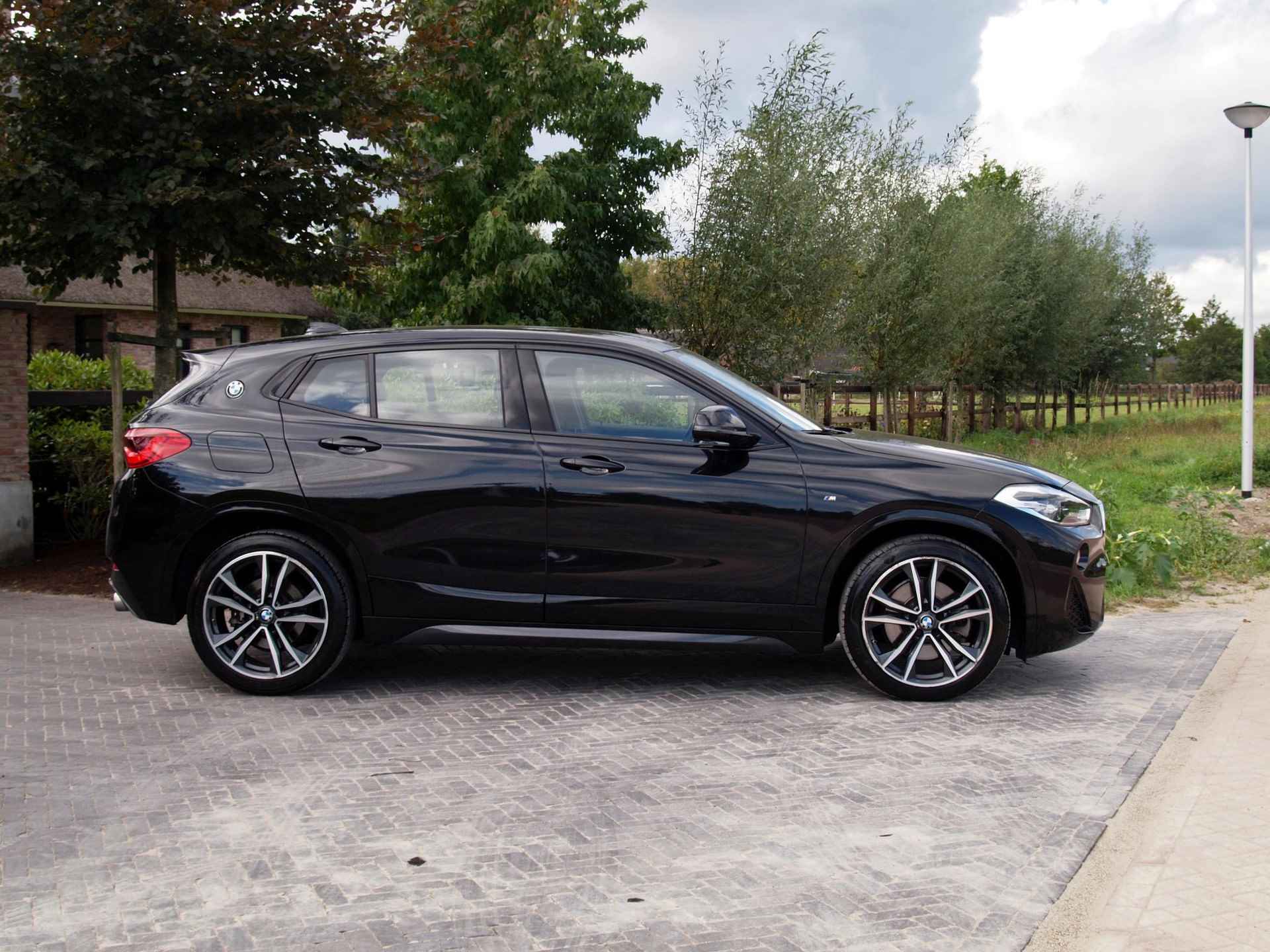 BMW X2 sDrive20i High Executive Edition | M-Pakket | Ledere Bekleding | NL-Auto | Harman Kardon | - 11/33