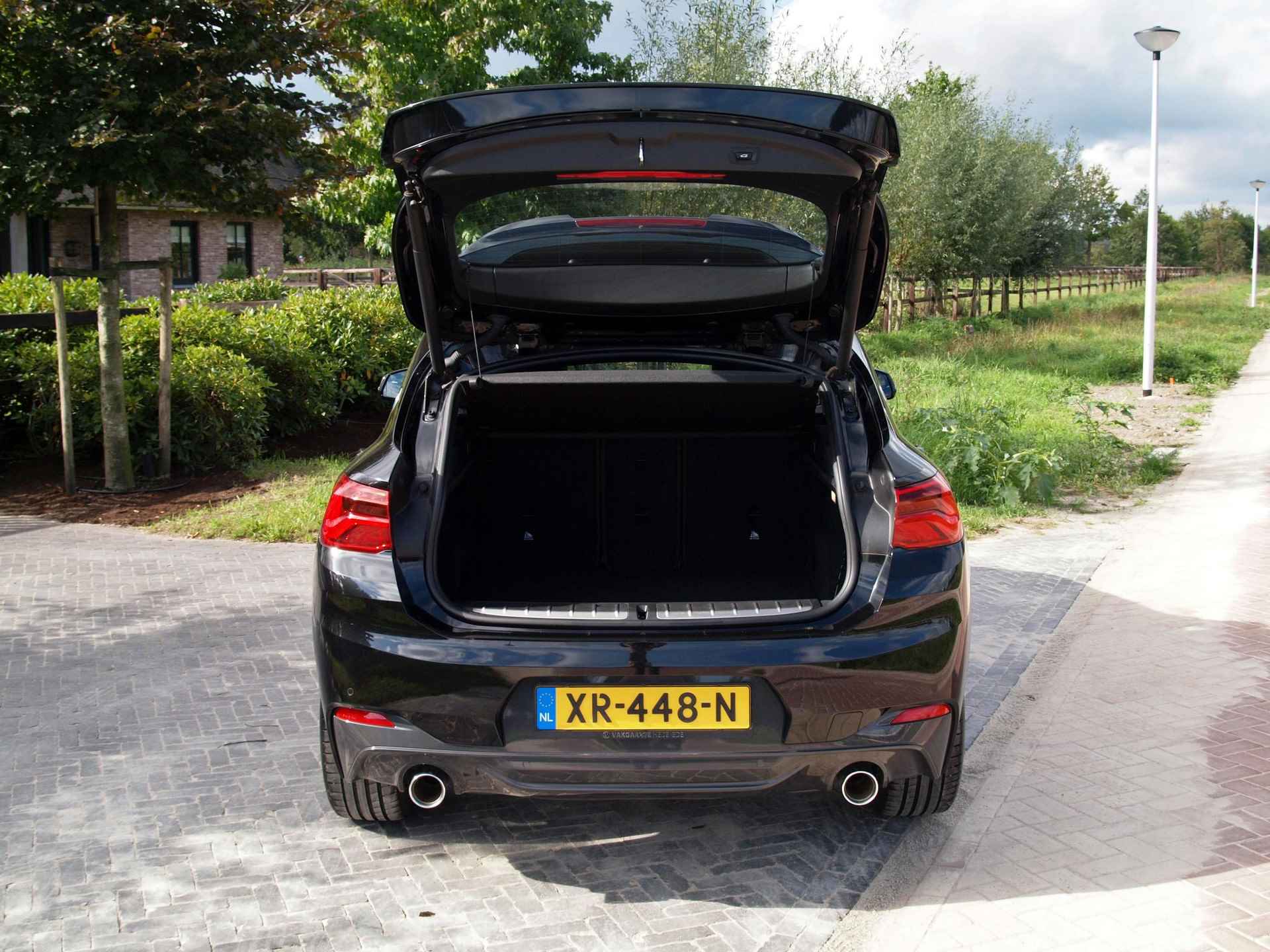 BMW X2 sDrive20i High Executive Edition | M-Pakket | Ledere Bekleding | NL-Auto | Harman Kardon | - 30/33