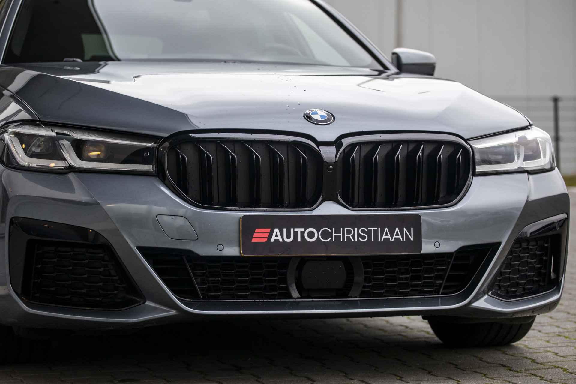 BMW 5 Serie Touring 520i High Executive Edition M-Sport | Pano | ACC | E-Trekhaak - 21/41