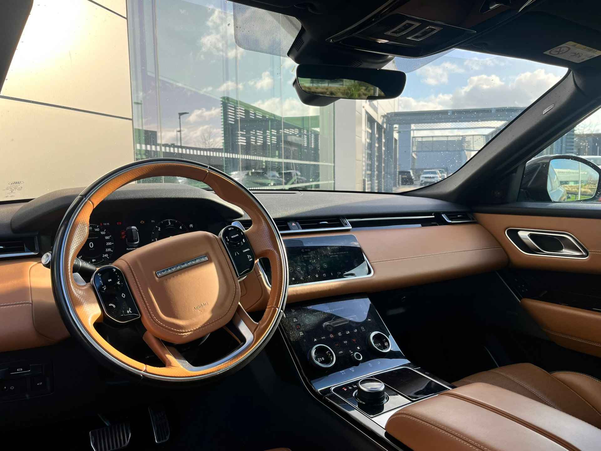 Land Rover Range Rover Velar 2.0 I4 AWD R-Dynamic HSE | Luchtvering | Koel/verwambare stoelen | Pano | Afn trekhaak | 4 Zone Climate Control - 5/12