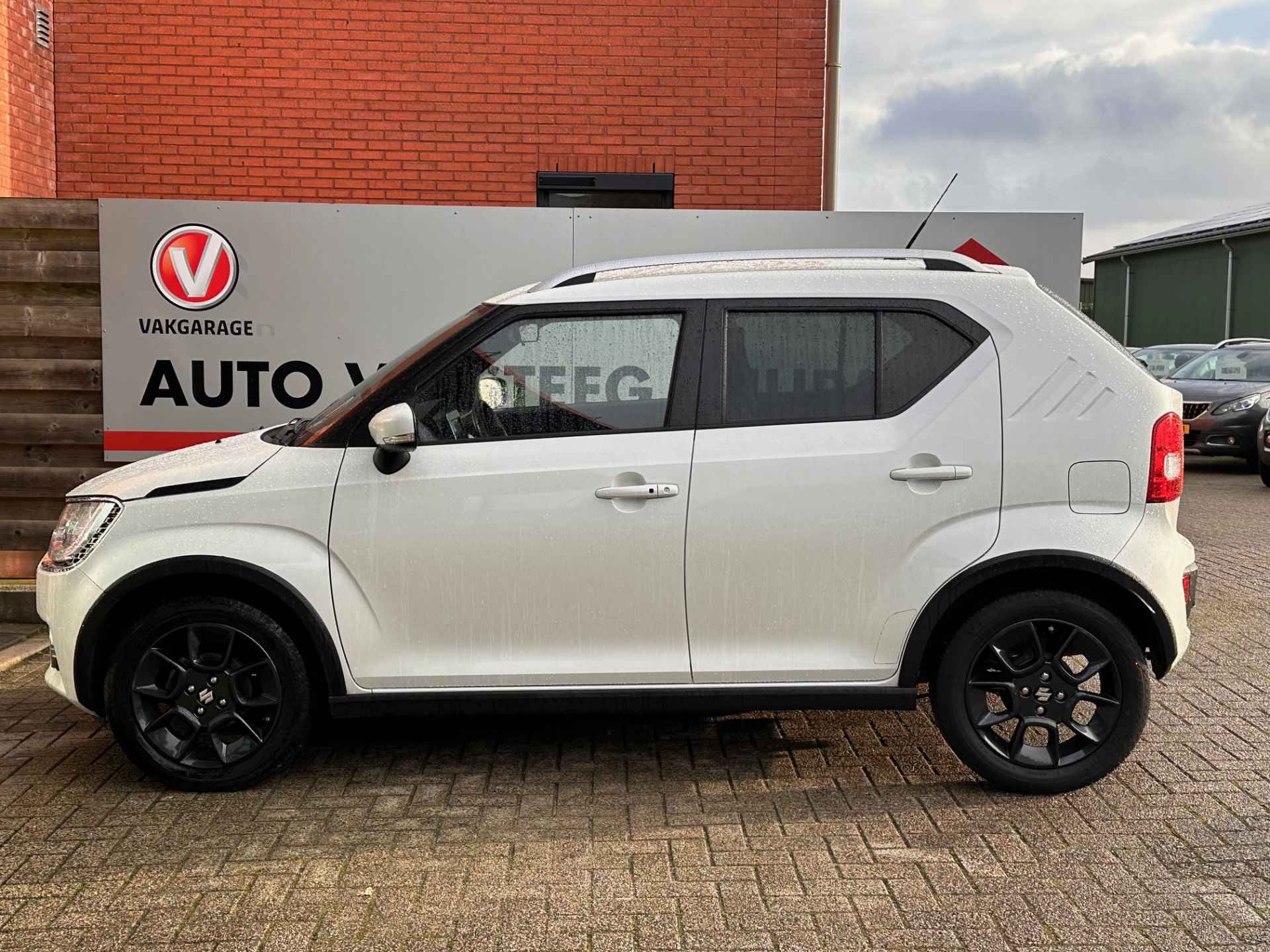 Suzuki Ignis 1.2 Stijl Automaat Navigatie, Cruise Control, Achteruitrijcamera, Voorstoelen Verwarmd - 3/26