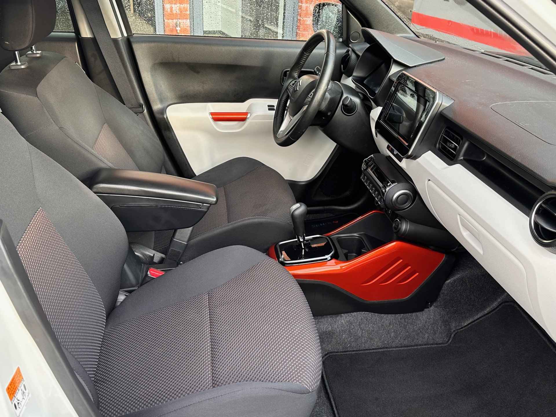 Suzuki Ignis 1.2 Stijl Automaat Navigatie, Cruise Control, Achteruitrijcamera, Voorstoelen Verwarmd - 8/26