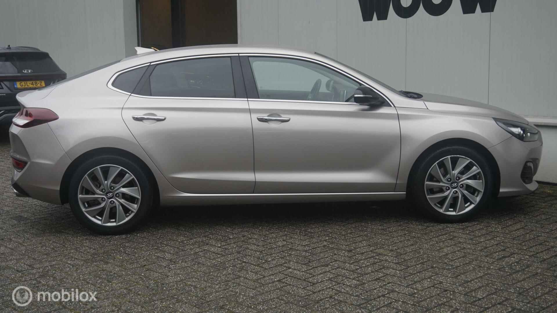 Hyundai i30 Fastback 1.0 T-GDI Premium | Dealeronderhouden - 6/32