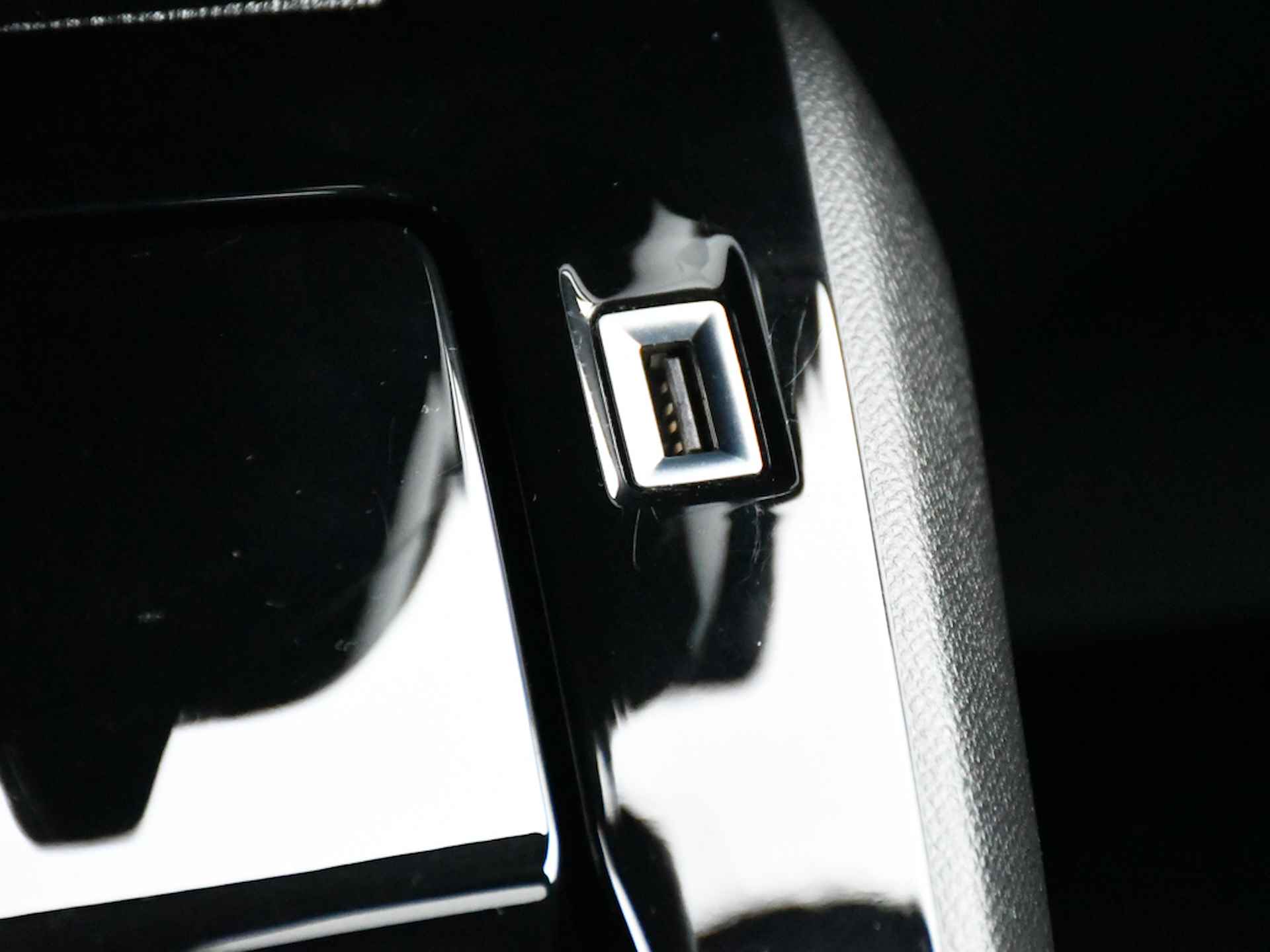 Peugeot 208 Allure 1.2 PureTech 100pk Automaat NAVI | CRUISE | 16''LM | DAB | APPLE-CARPLAY | CLIMA | USB - 21/31