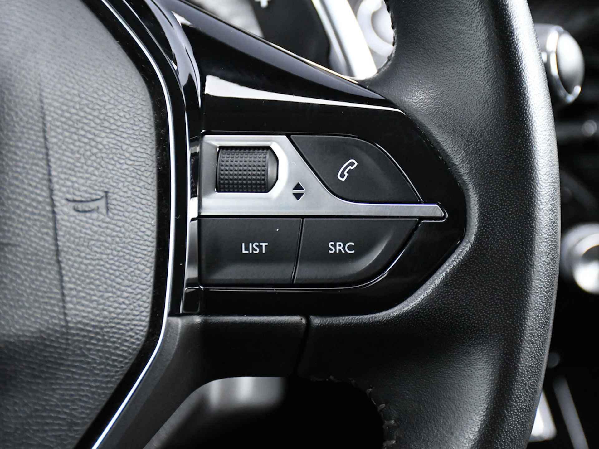 Peugeot 208 Allure 1.2 PureTech 100pk Automaat NAVI | CRUISE | 16''LM | DAB | APPLE-CARPLAY | CLIMA | USB - 24/31