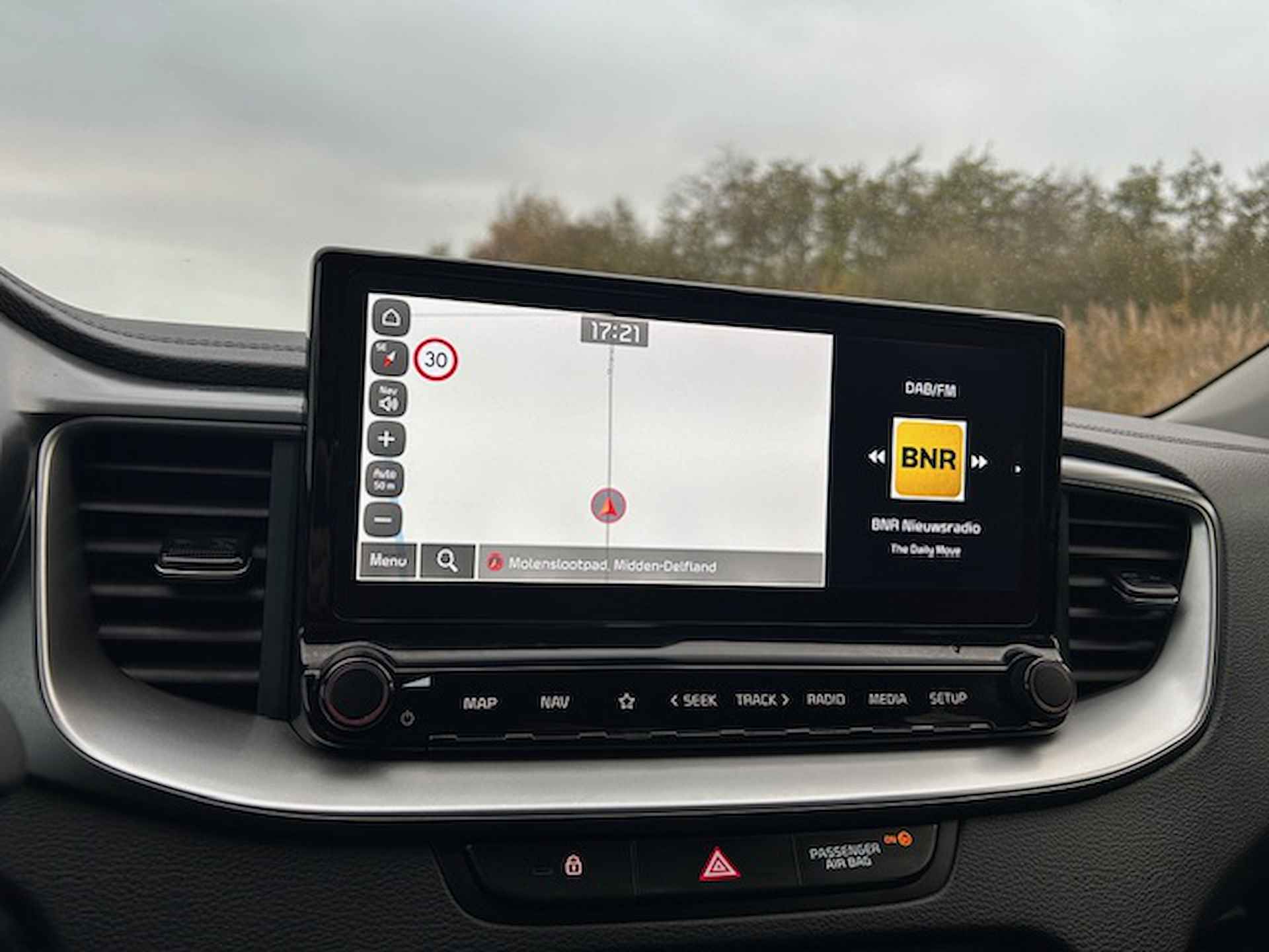 Kia Ceed Sw 1.0 T-GDi 120pk DynamicLine | Navigatie | Apple carplay/ Android auto | Camera | Climate control | All-season banden | NAP | Rijklaar prijs! - 19/25