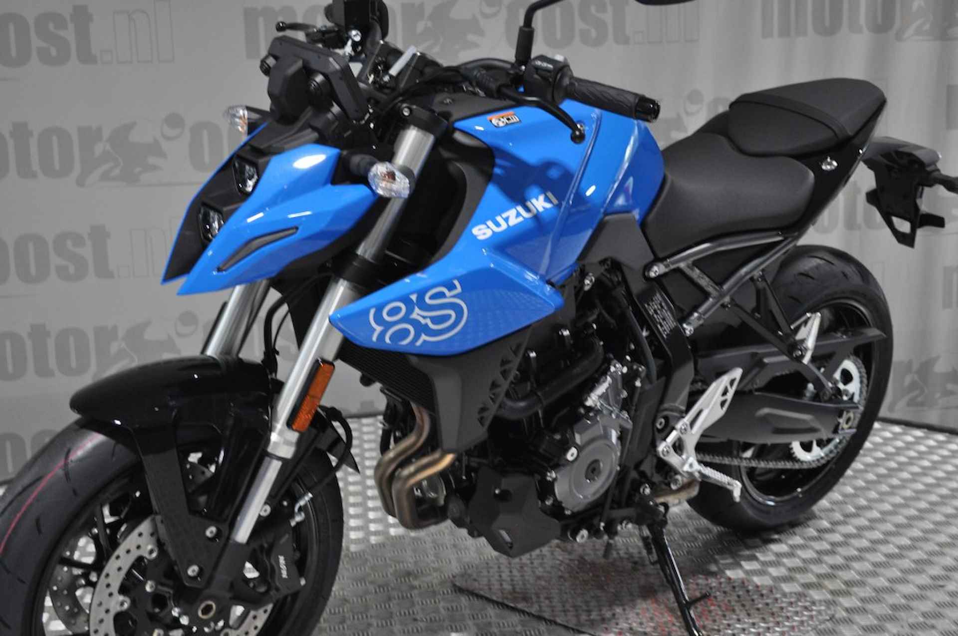 SUZUKI Gsx-8s - 6/19