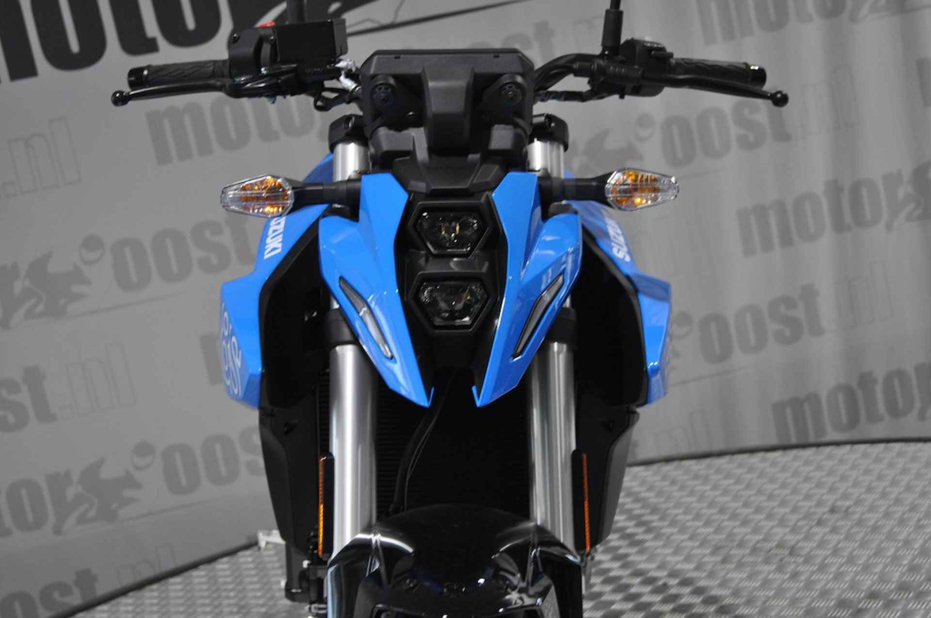 SUZUKI Gsx-8s - 11/19