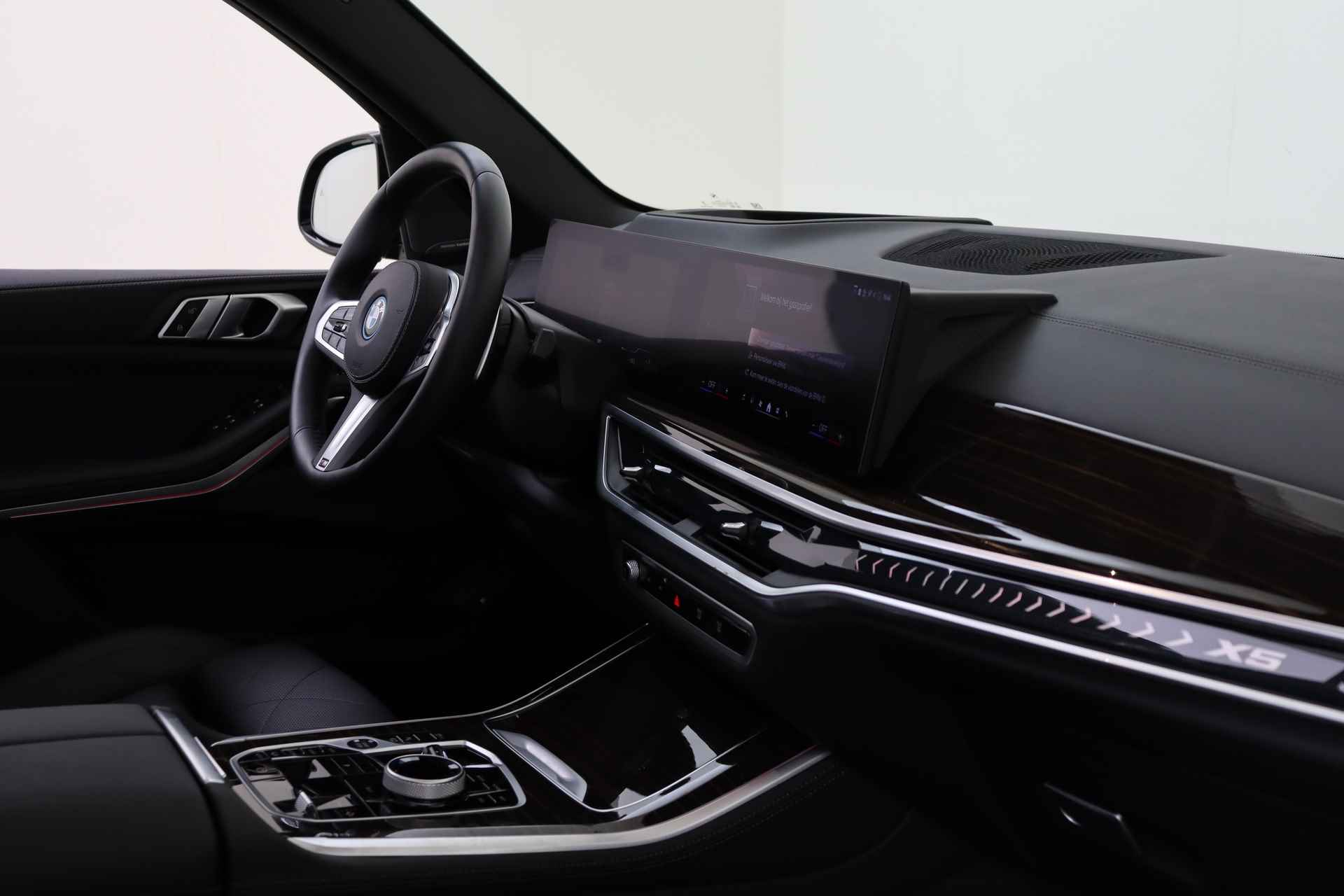 BMW X5 xDrive50e High Executive M Sport Automaat / Panoramadak / Trekhaak / Harman Kardon / Live Cockpit Professional / Parking Assistant Professional / Gesture Control - 10/63