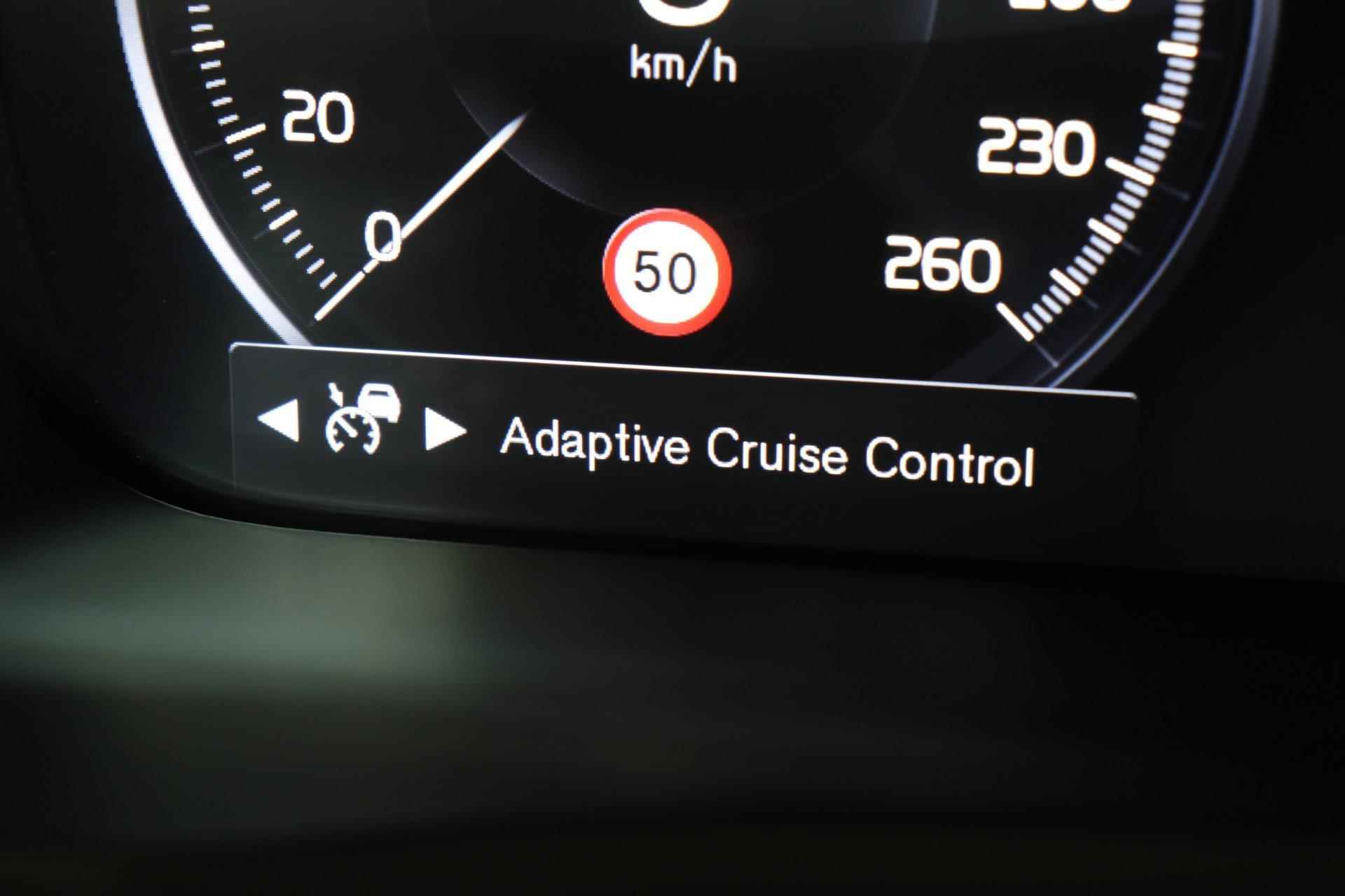 Volvo XC90 T8 Recharge AWD R-Design - IntelliSafe Assist & Surround - Harman/Kardon audio - Adaptieve LED koplampen - Parkeercamera achter - Elektr. bedienb. voorstoelen met geheugen - Climate-Control 4-zone - Apple Carplay & Android Auto - Parkeersensoren voor & achter - Verwarmde voorstoelen & stuur - Draadloze tel. lader - Extra getint glas - 20' LMV - 11/29