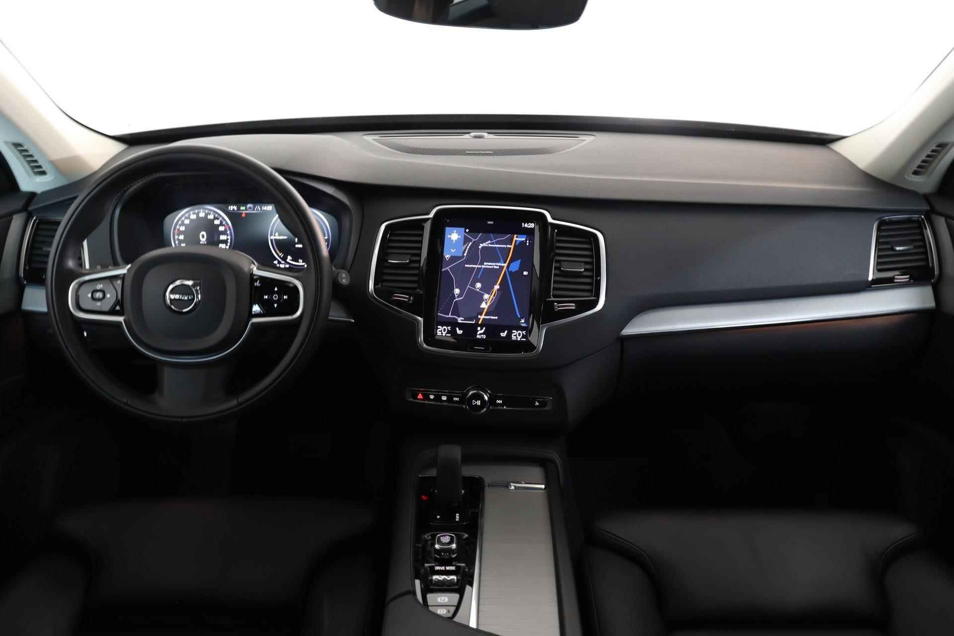 Volvo XC90 T8 Recharge AWD R-Design - IntelliSafe Assist & Surround - Harman/Kardon audio - Adaptieve LED koplampen - Parkeercamera achter - Elektr. bedienb. voorstoelen met geheugen - Climate-Control 4-zone - Apple Carplay & Android Auto - Parkeersensoren voor & achter - Verwarmde voorstoelen & stuur - Draadloze tel. lader - Extra getint glas - 20' LMV - 26/29
