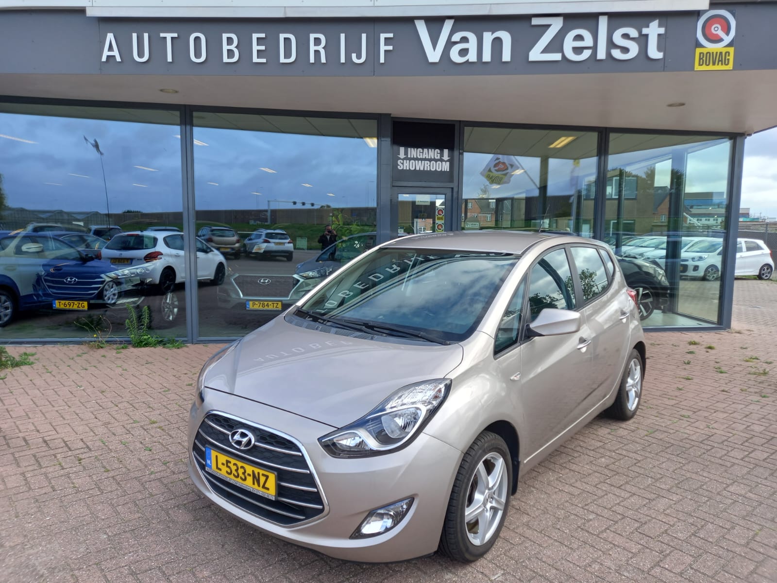 Hyundai ix20 1.4i i-Drive, Airco, Elektrische ramen voor, Elektrische spiegels, Radio/CD/Aux/USB, Licht metalen velgen, Centrale vergrendelin ,Armsteun voor en achter, Achterbank in delen inklapbaar, Nette auto inclusief BOVAG garantie