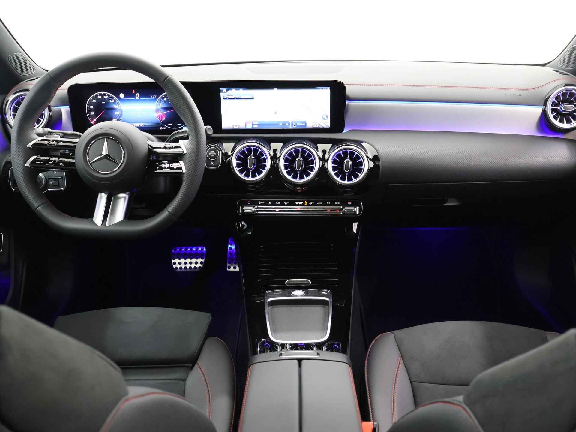 Mercedes-Benz CLA-klasse Shooting Brake 180 Star Edition AMG NIGHT | Panoramadak | Sfeerverlichting | Dodehoek assistent | Achteruitrijcamera | Keyless Entry | Apple Carplay | MultiBeam LED | - 9/46
