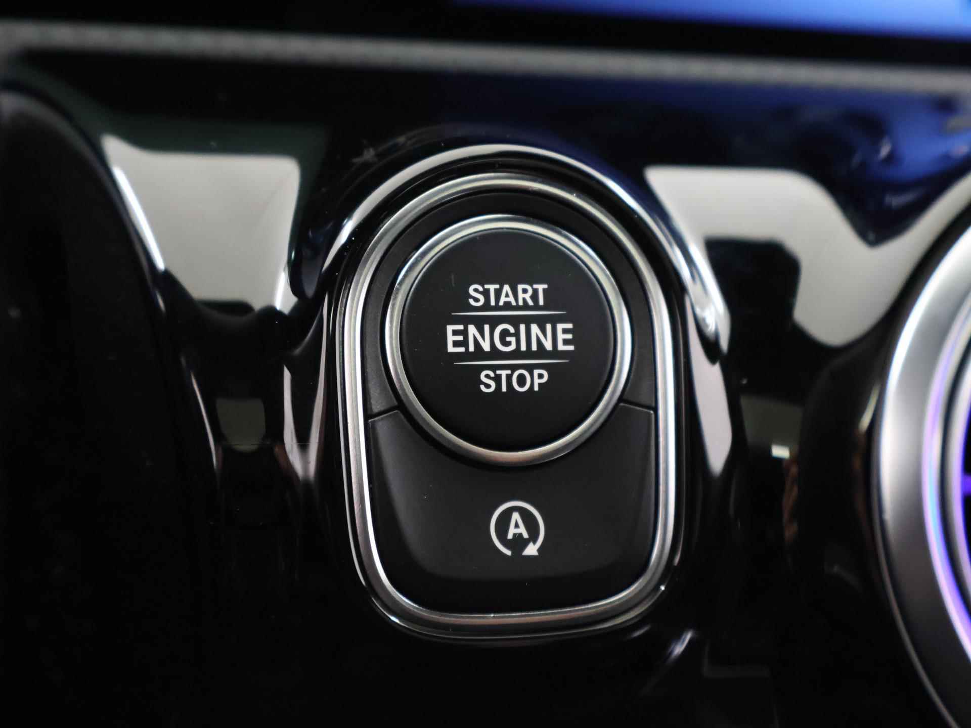 Mercedes-Benz CLA-klasse Shooting Brake 180 Star Edition AMG NIGHT | Panoramadak | Sfeerverlichting | Dodehoek assistent | Achteruitrijcamera | Keyless Entry | Apple Carplay | MultiBeam LED | - 30/46