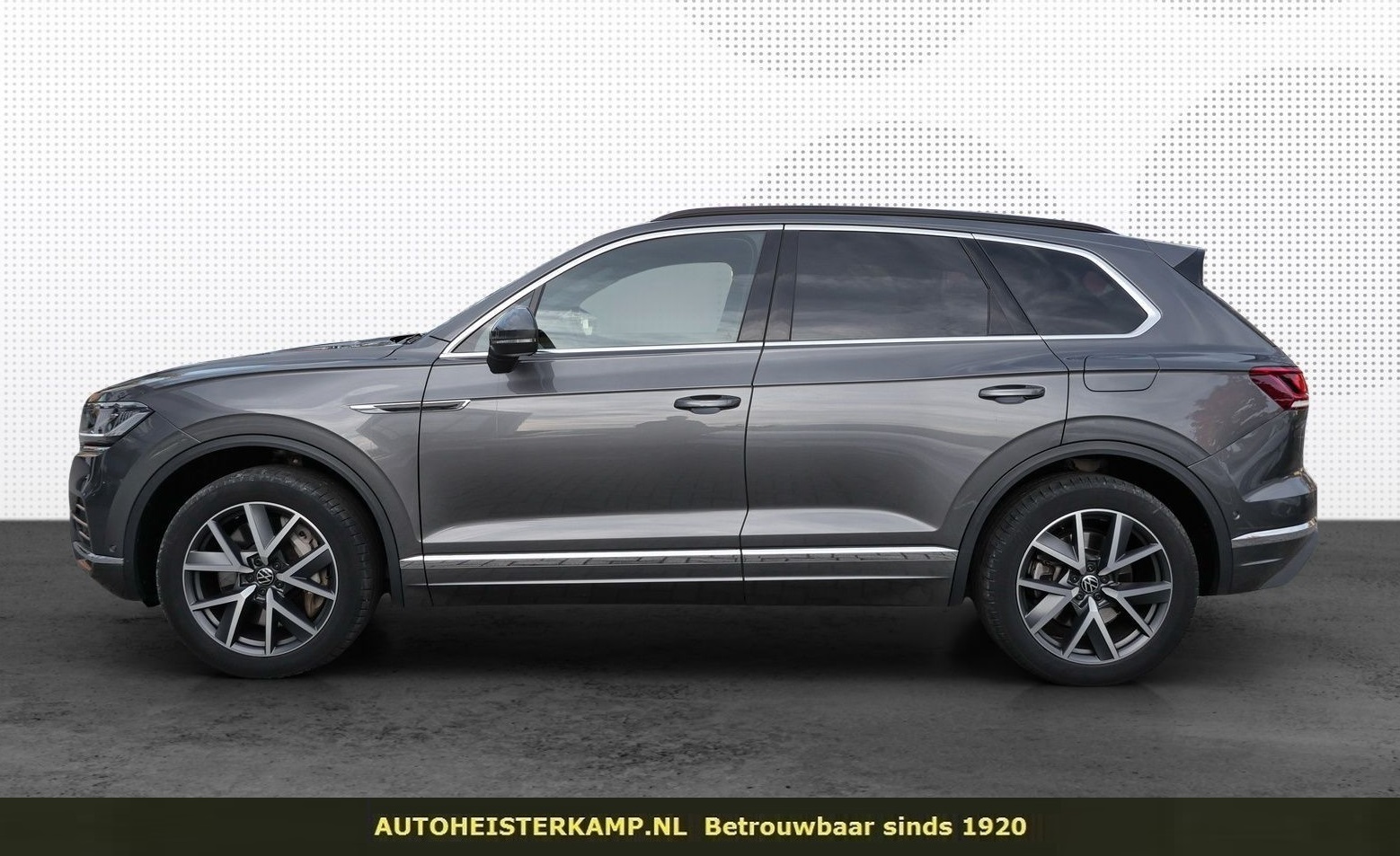 Volkswagen Touareg 3.0 TSi eHybrid 4M Elegance ACC Panoramadak Stoelkoeling Memory Trekhaak Camera