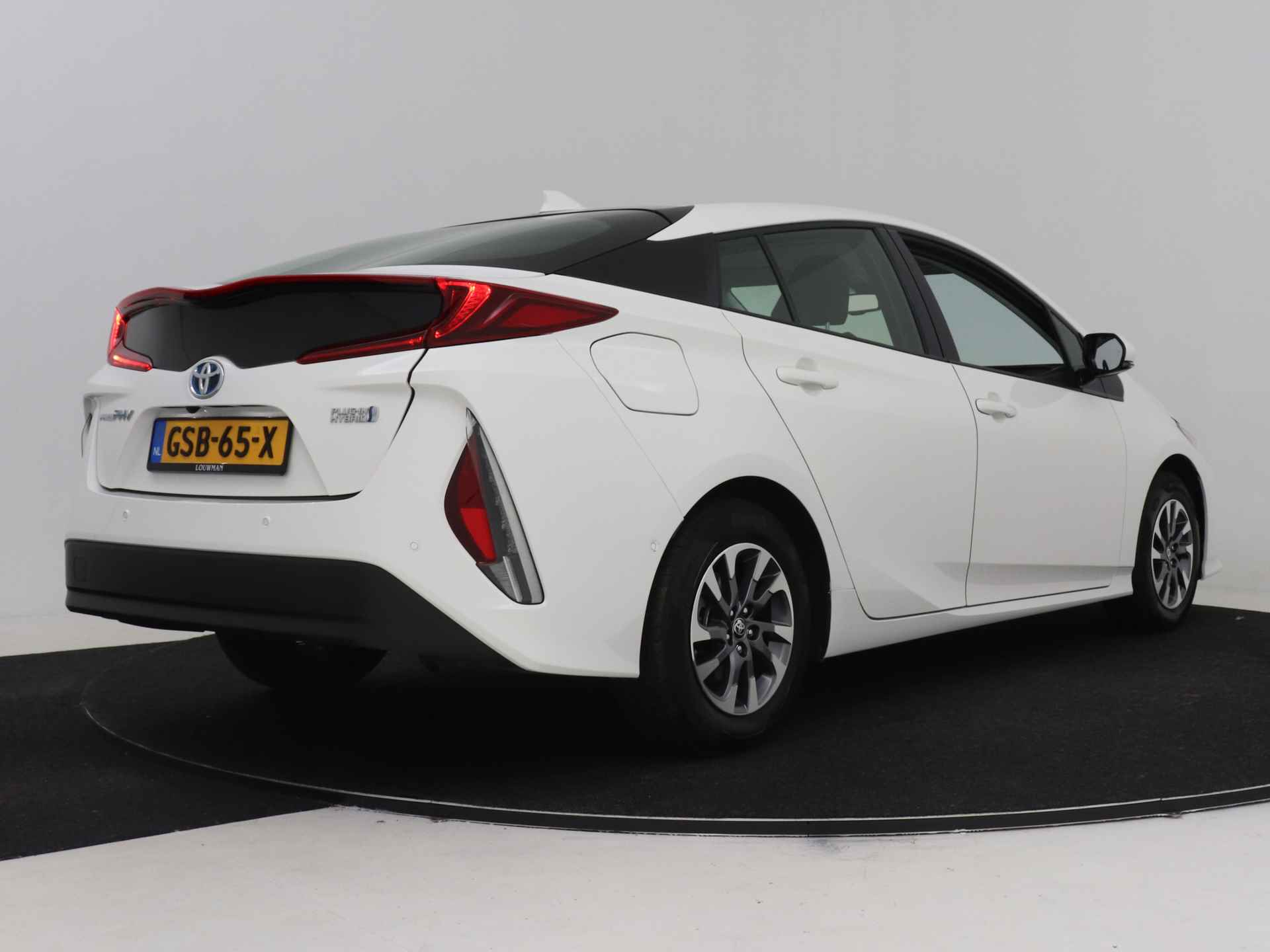 Toyota Prius 1.8 Plug-in Hybrid Dynamic Limited | Head up Display | Navigatie | Stoelverwarming | Cruise Control Adaptief | Camera | - 3/47