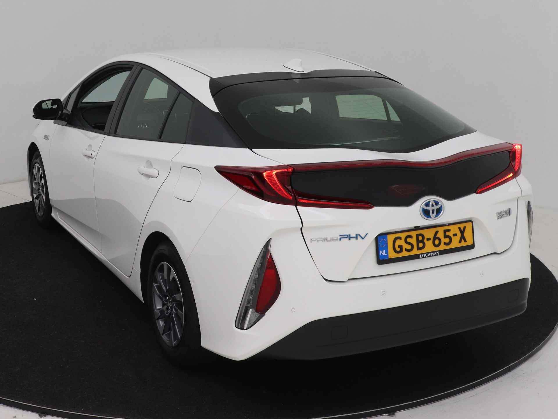 Toyota Prius 1.8 Plug-in Hybrid Dynamic Limited | Head up Display | Navigatie | Stoelverwarming | Cruise Control Adaptief | Camera | - 17/47