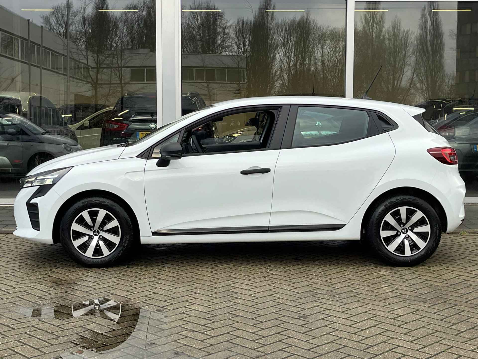 Mitsubishi Colt 1.0 MT Pure | Nu rijklaar Van € 23.230,- voor € 22.430,- - 2/24